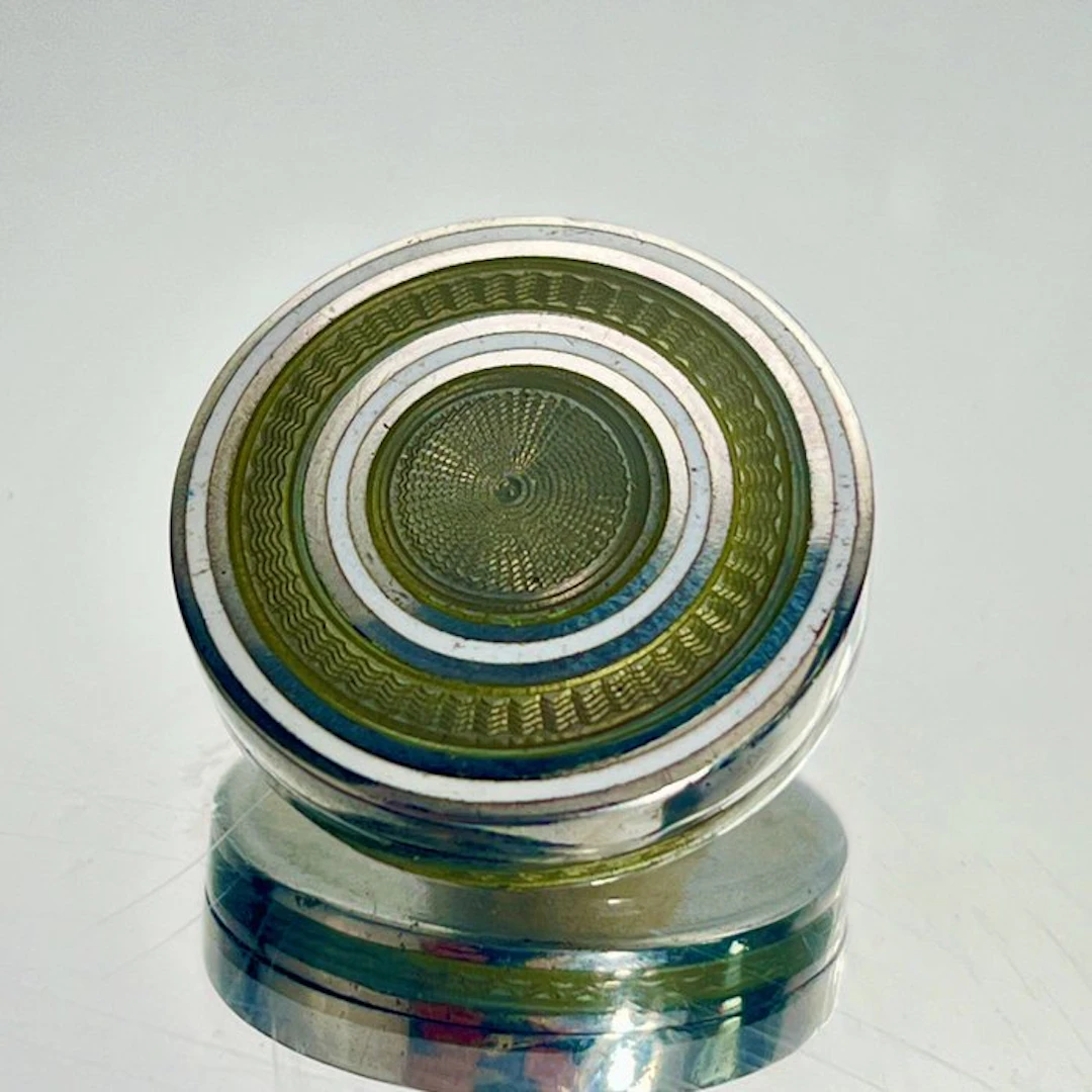 Box - Ointment - Vanity Art Deco - Belle Epoque - .925 silver - Guilloché