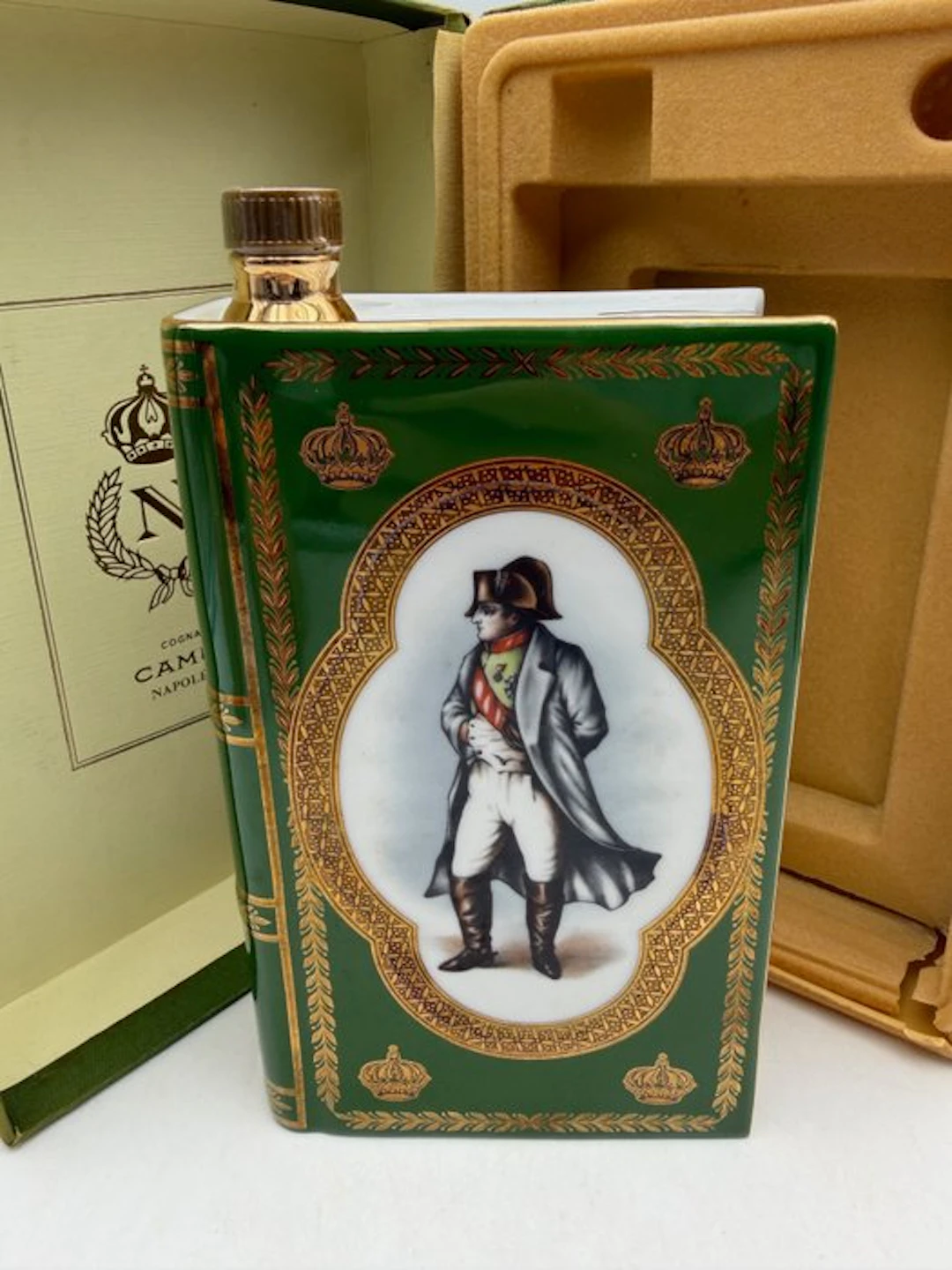 Camus - Vieille Réserve / Napoléon Porcelain Decanter - b. 1980s, 1970s - 70cl