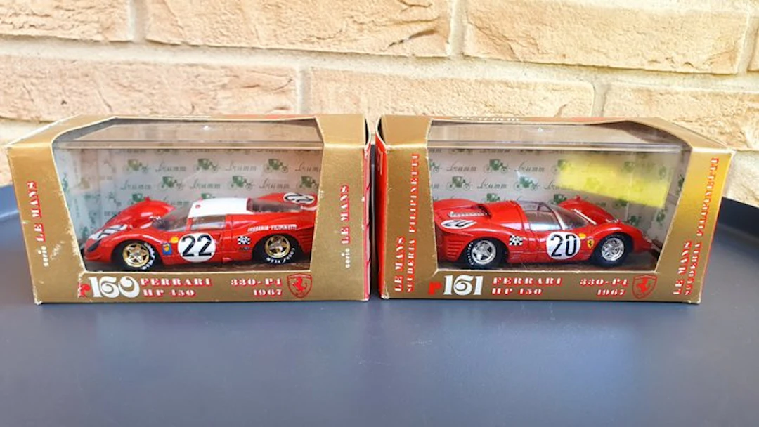 Brumm 1:43 - Model race car (2) - Ferrari 330 P4 HP 450 1967