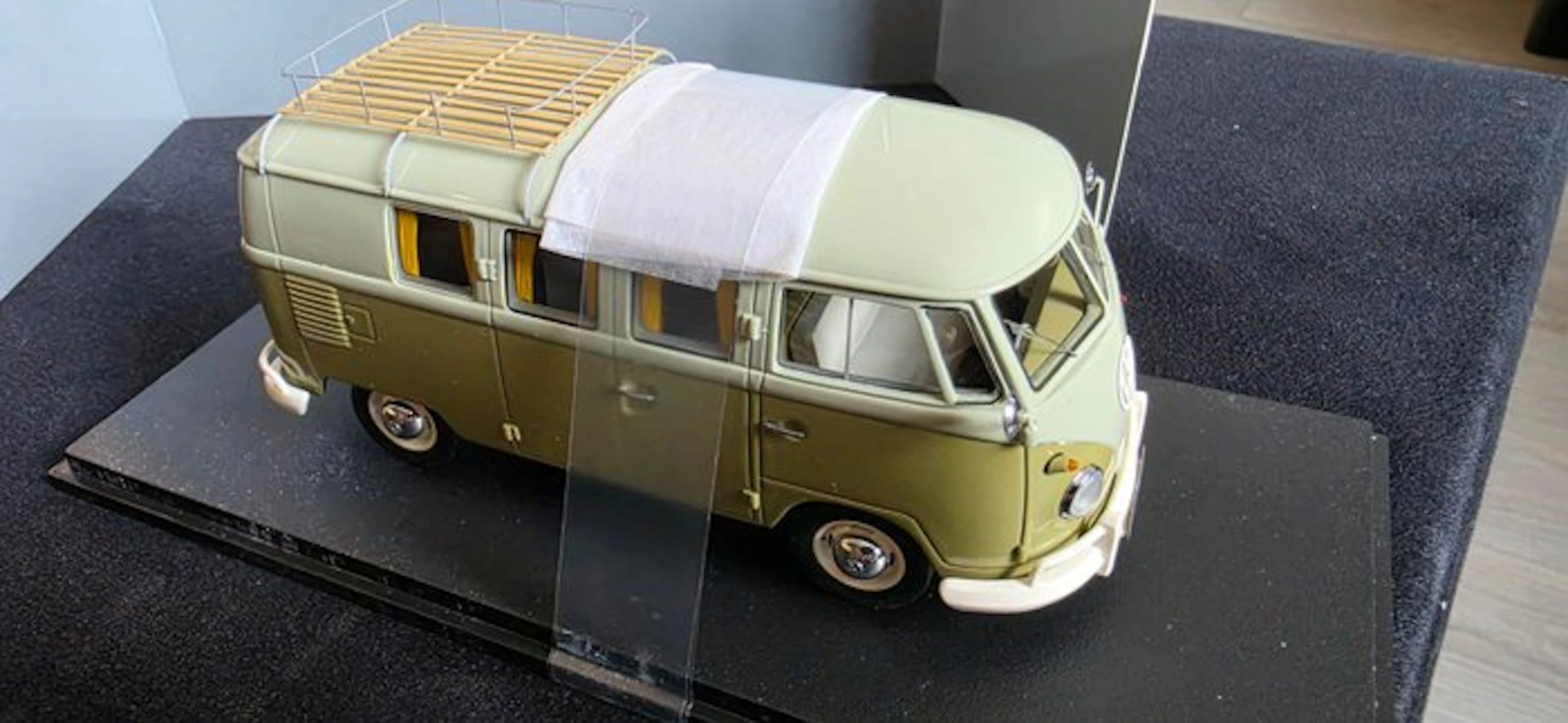 Schuco 1:32 - Model car - VW T1 Camper