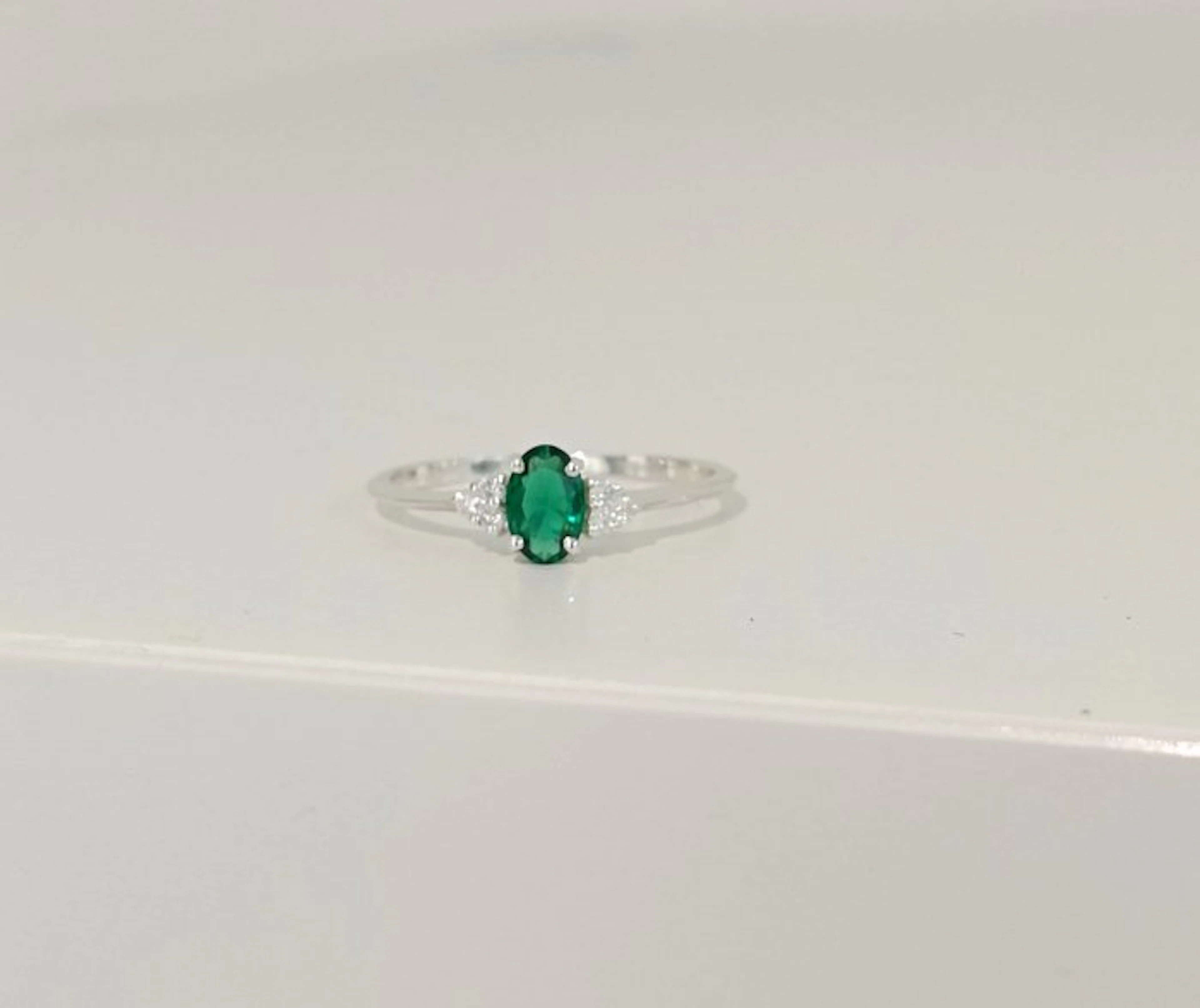Ring - 18 kt. White gold Emerald - Diamond