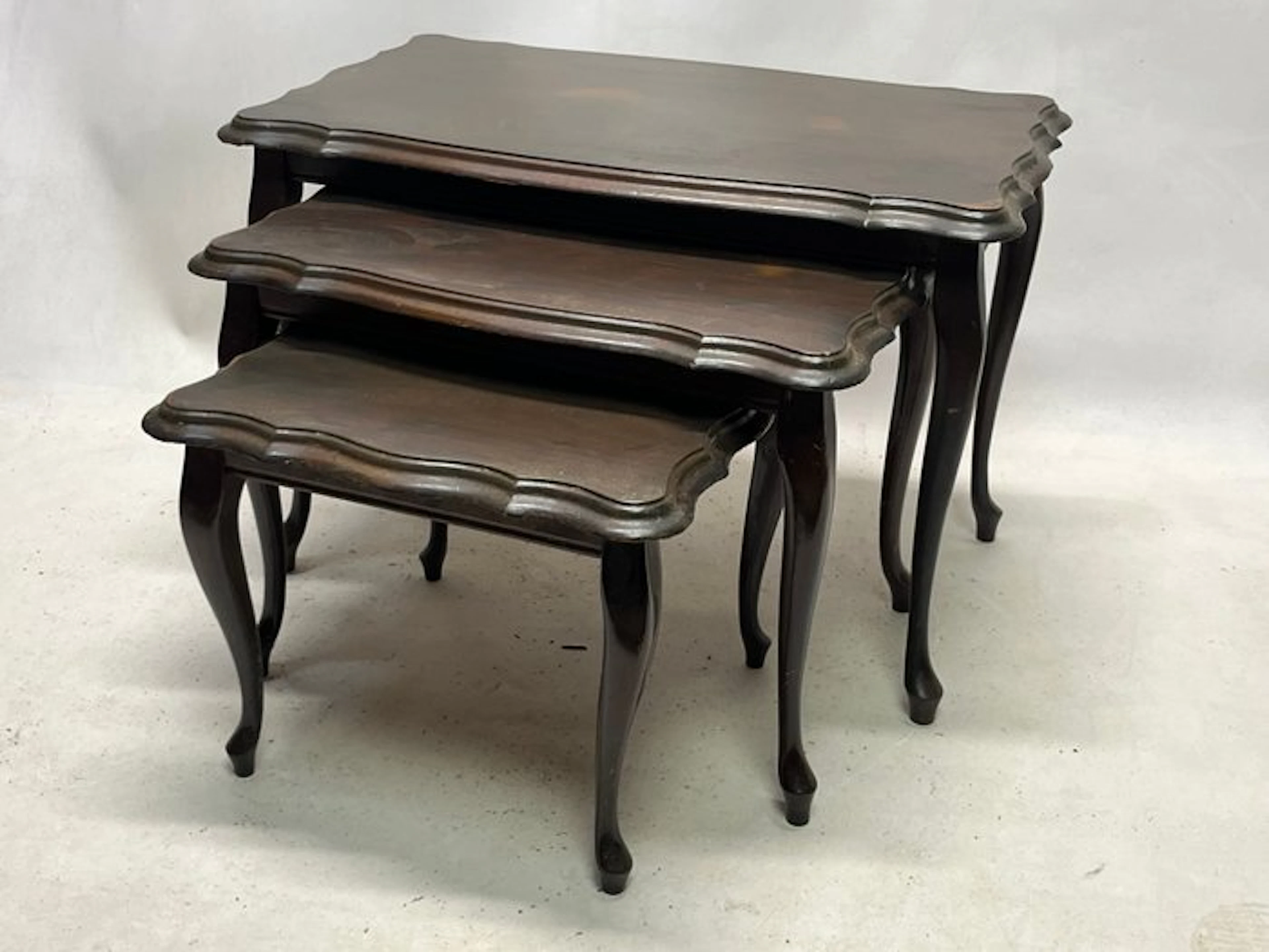 Nesting tables (3) - Wood - Queen Anne table set