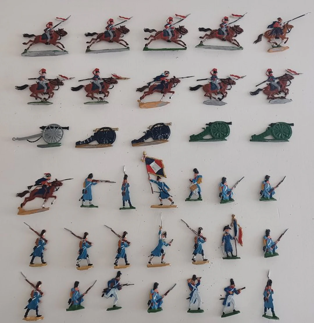 France - 70 tin figures - Napoleonic Wars soldiers - Military accessories