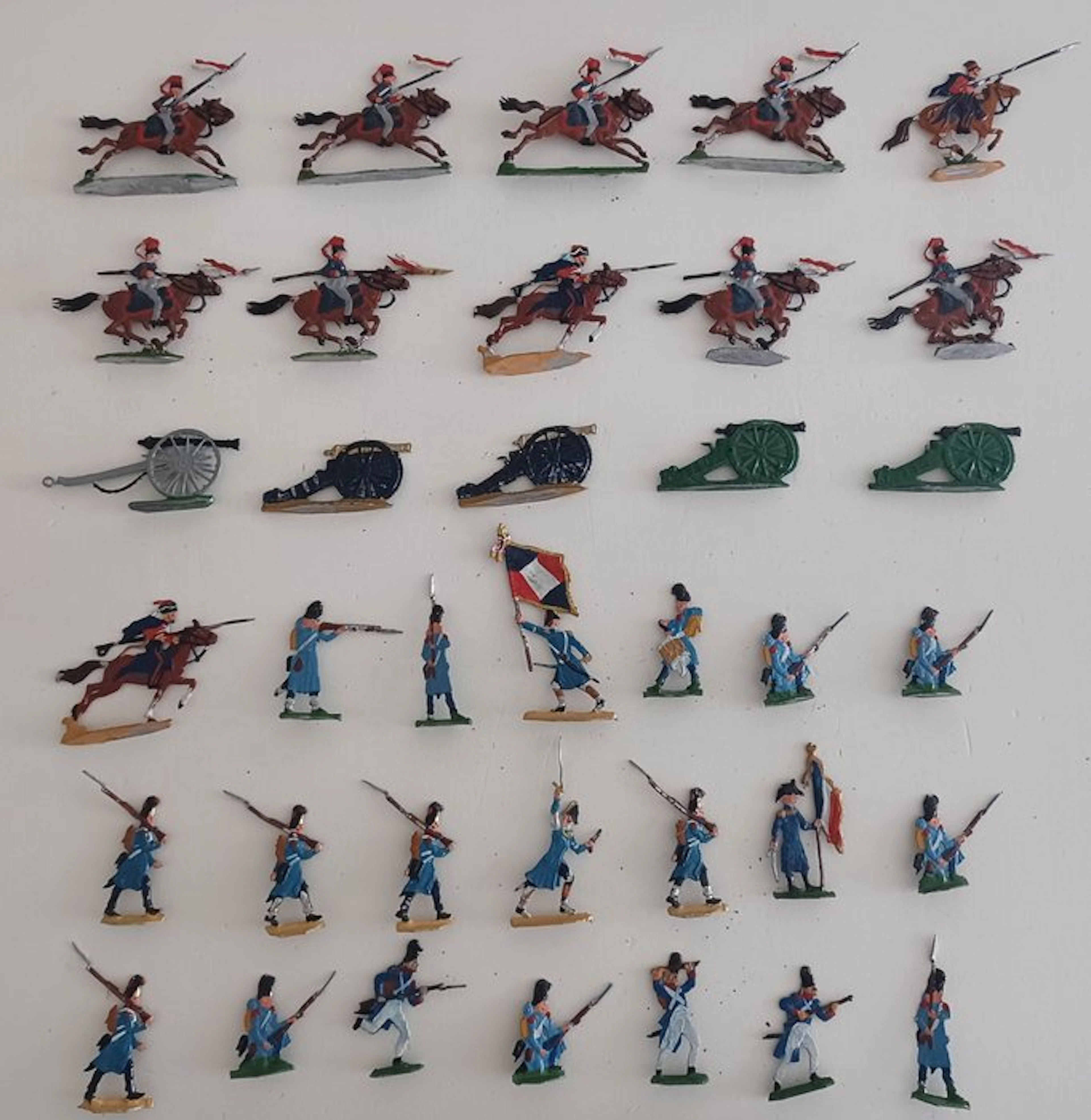 France - 70 tin figures - Napoleonic Wars soldiers - Military accessories