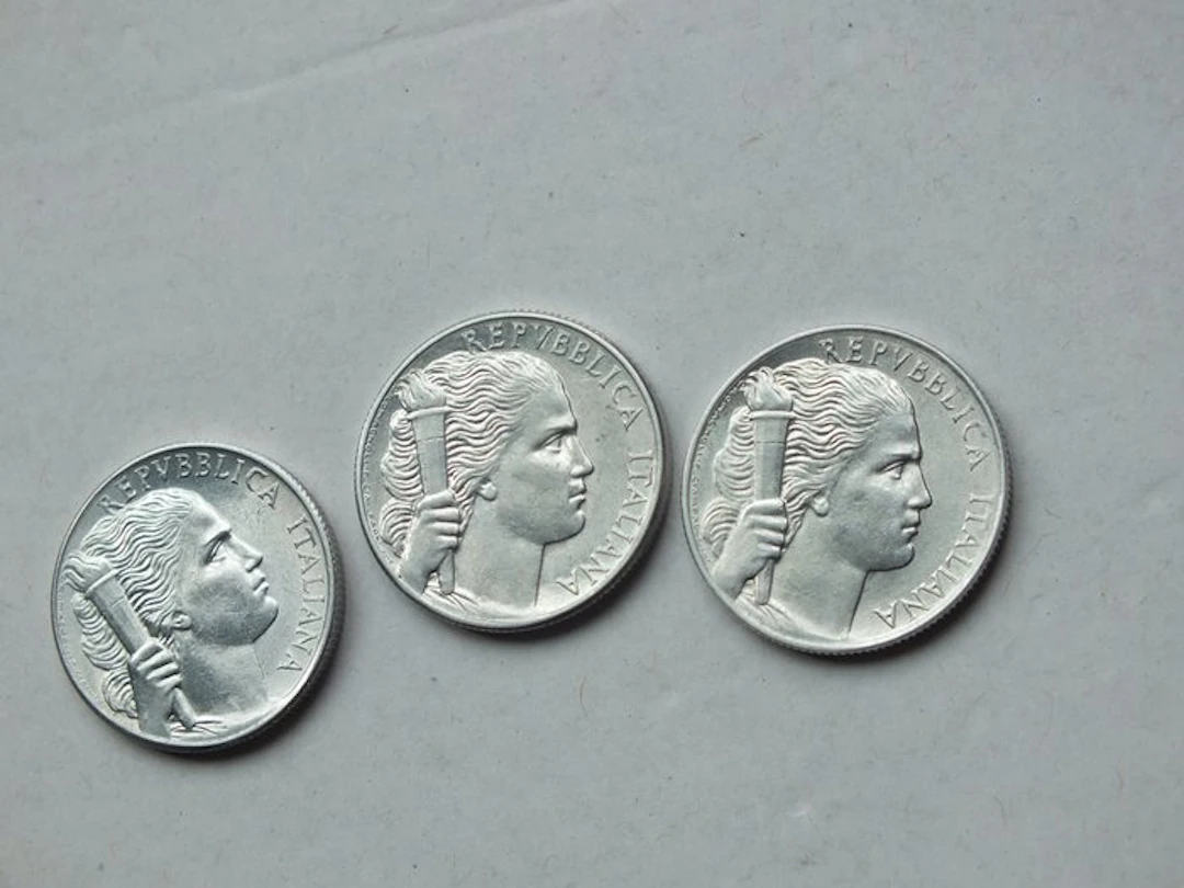 Italy, Republic tre coins 5 Lire serie uva 1948/1949/1950 (No reserve price)