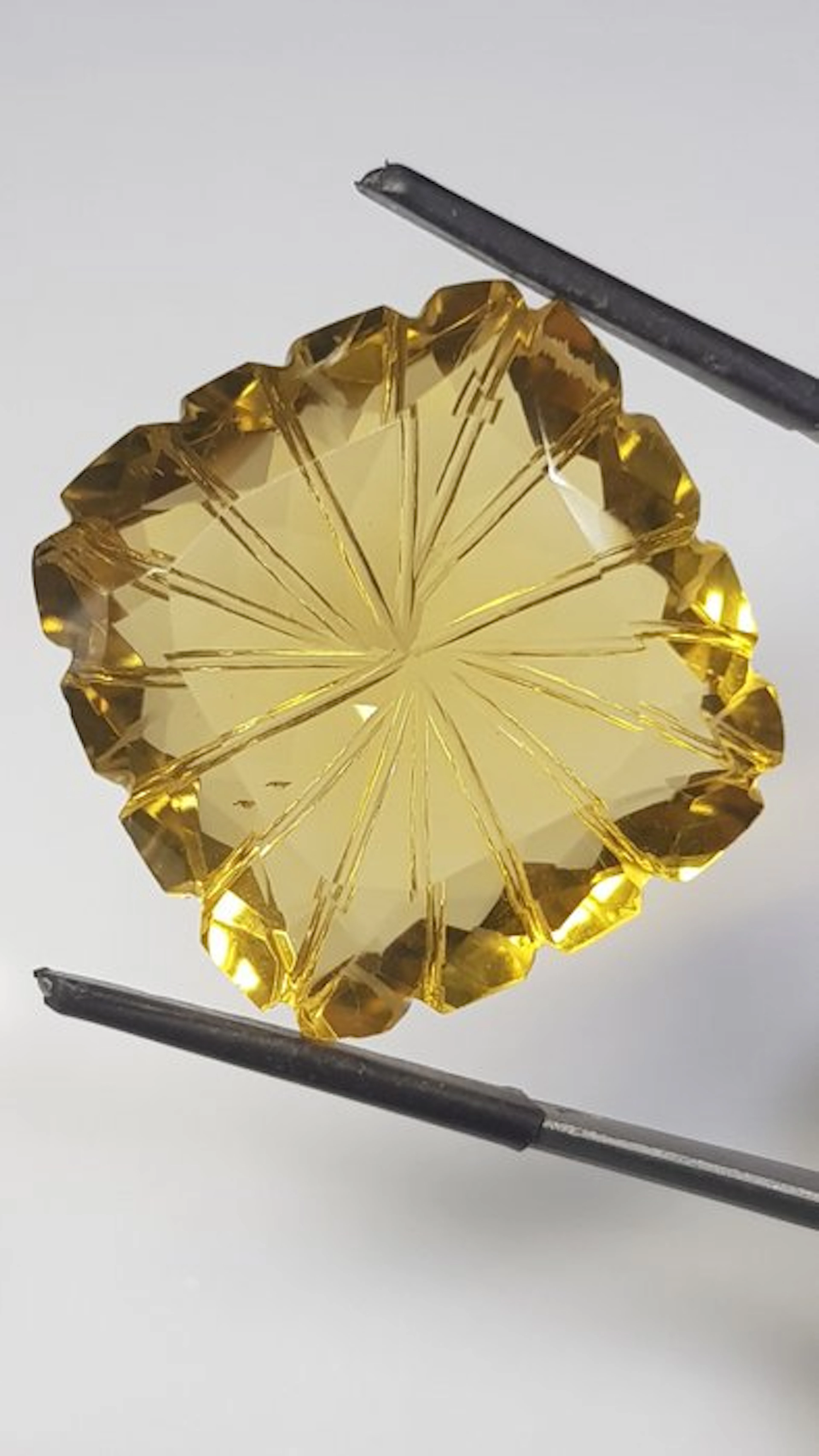 1 pcs Yellow Citrine - 57.97 ct - Antwerp Laboratory for...