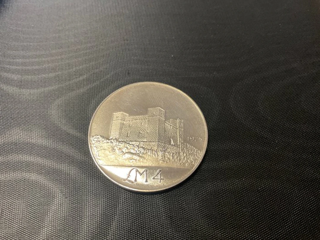 Malta. 4 Liri 1975 (No reserve price)