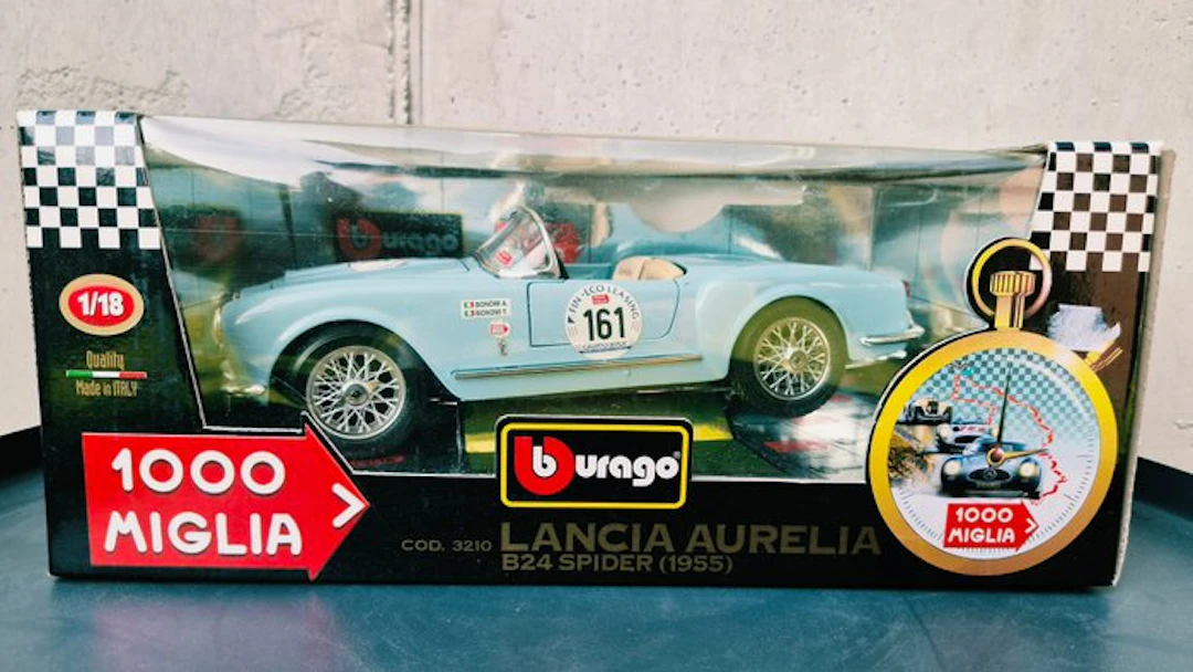 Burago 1:18 - Model sports car - Lancia Aurelia B24 Spider (1955)