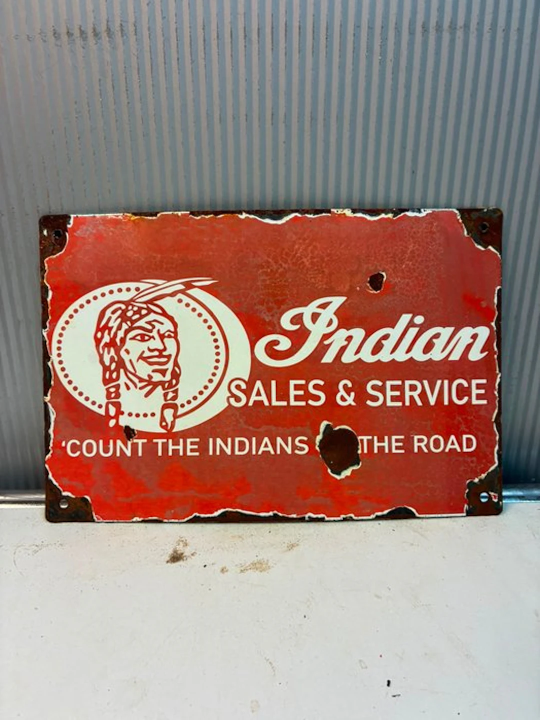 Indian Motorcycles – Sales & Service – Emaille...