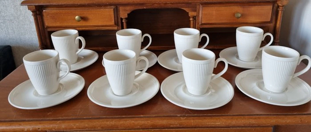 Wedgwood - Mug (8) - Windsor - Porcelain - Like new, with dish.
