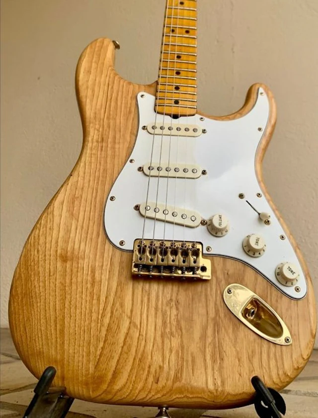 Fender - Stratocaster Gold - - Electric guitar - United States - 1981
