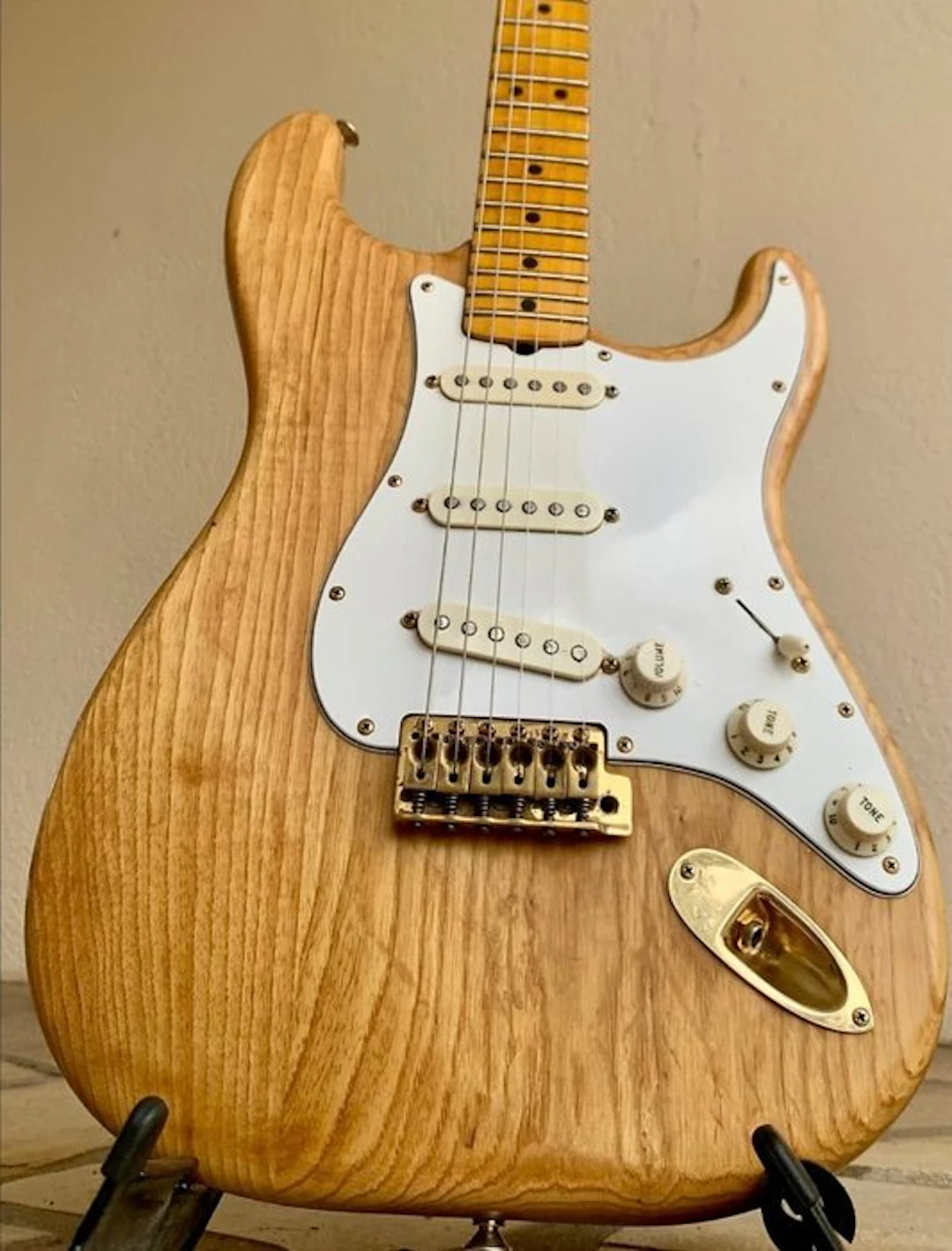 Fender - Stratocaster Gold - - Electric guitar - United States - 1981