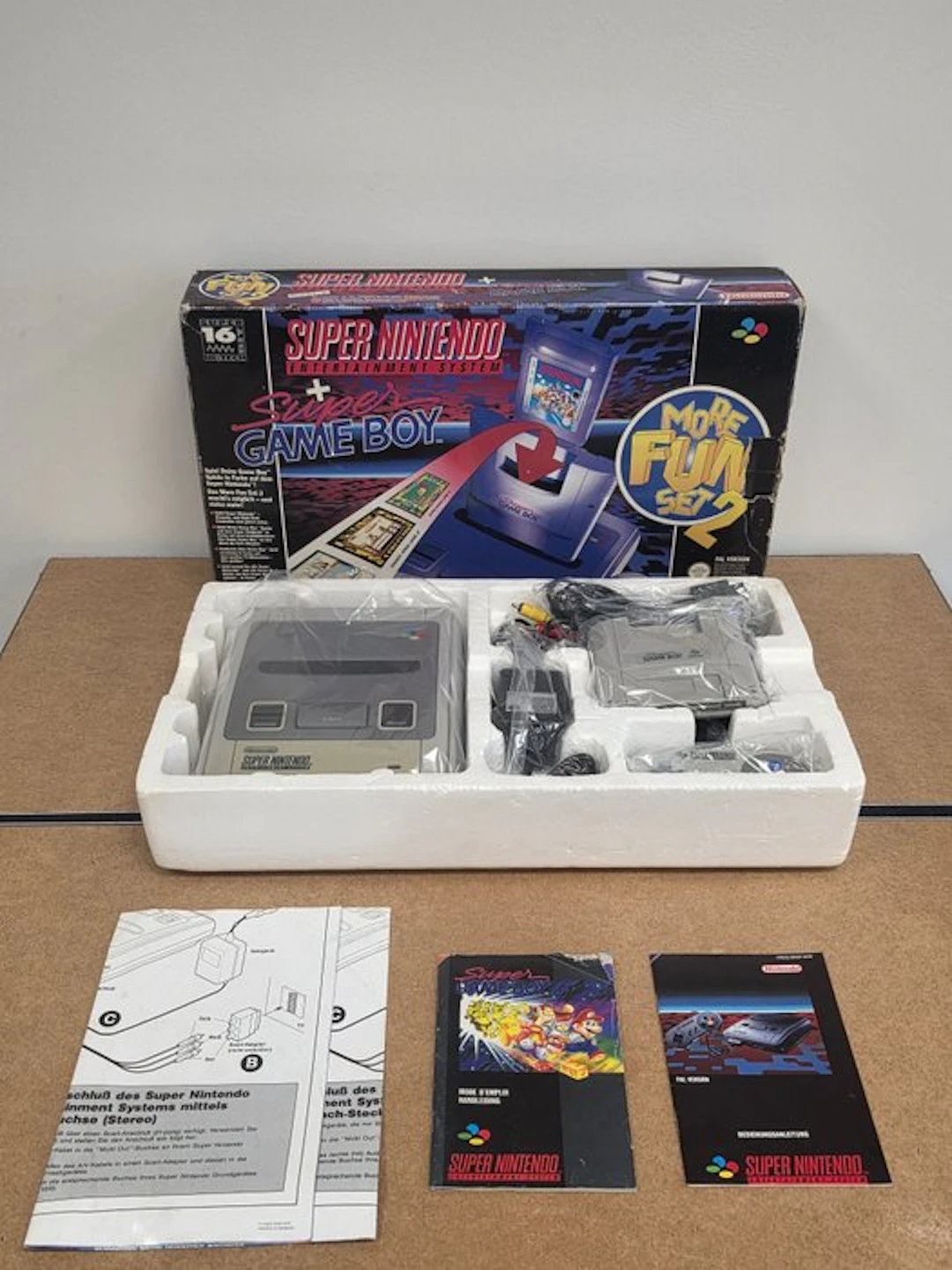 Nintendo - Snes Super Rare Big Box Mario World Yoshi MORE...
