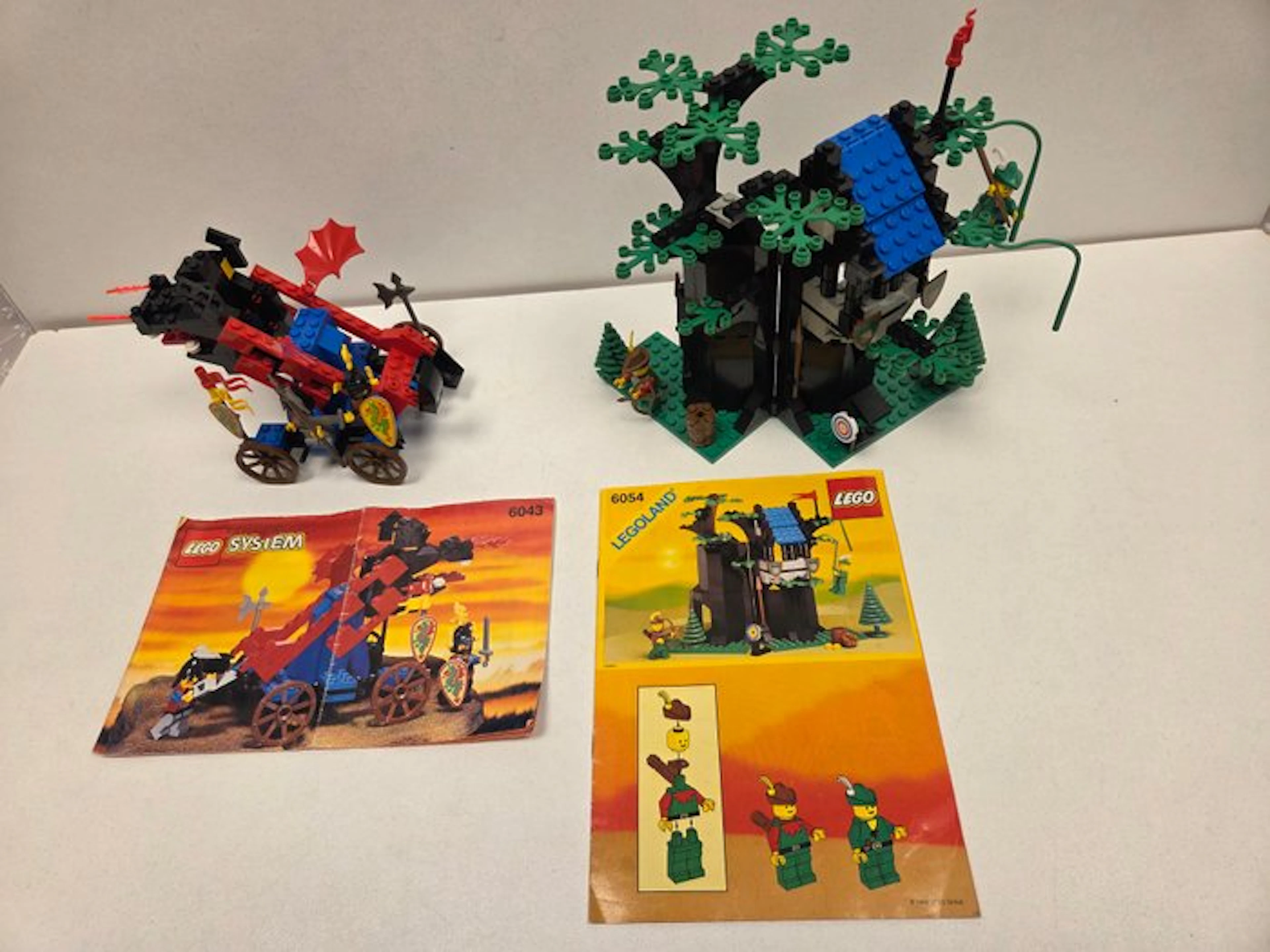 LEGO Set - Forestmen, Castle - 6054 Forestmen's Hideout, 6043 Dragon Wagon