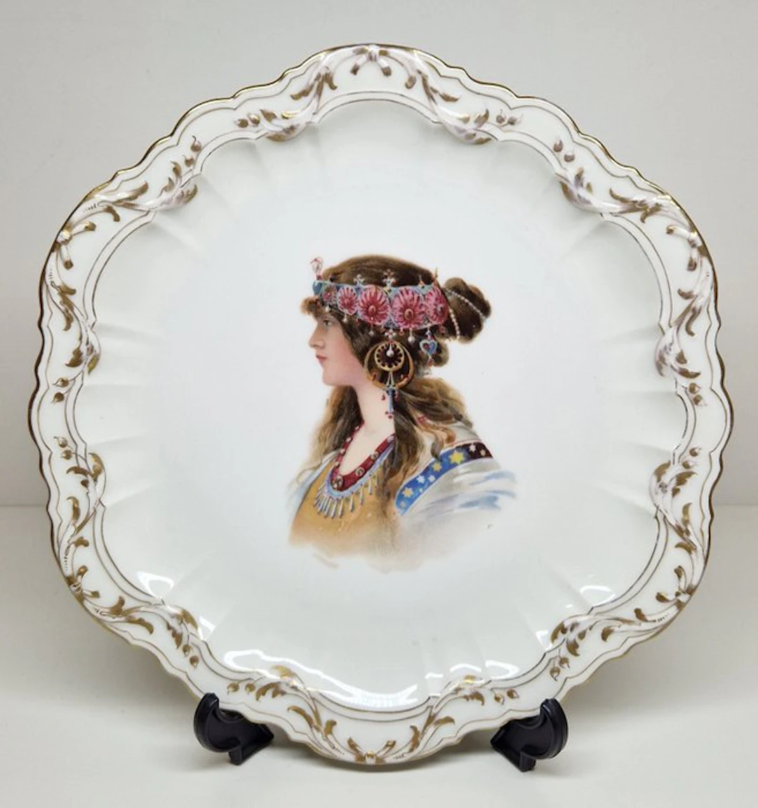 Delinieres & Cie - Plate - Porcelain - Fortune teller decor
