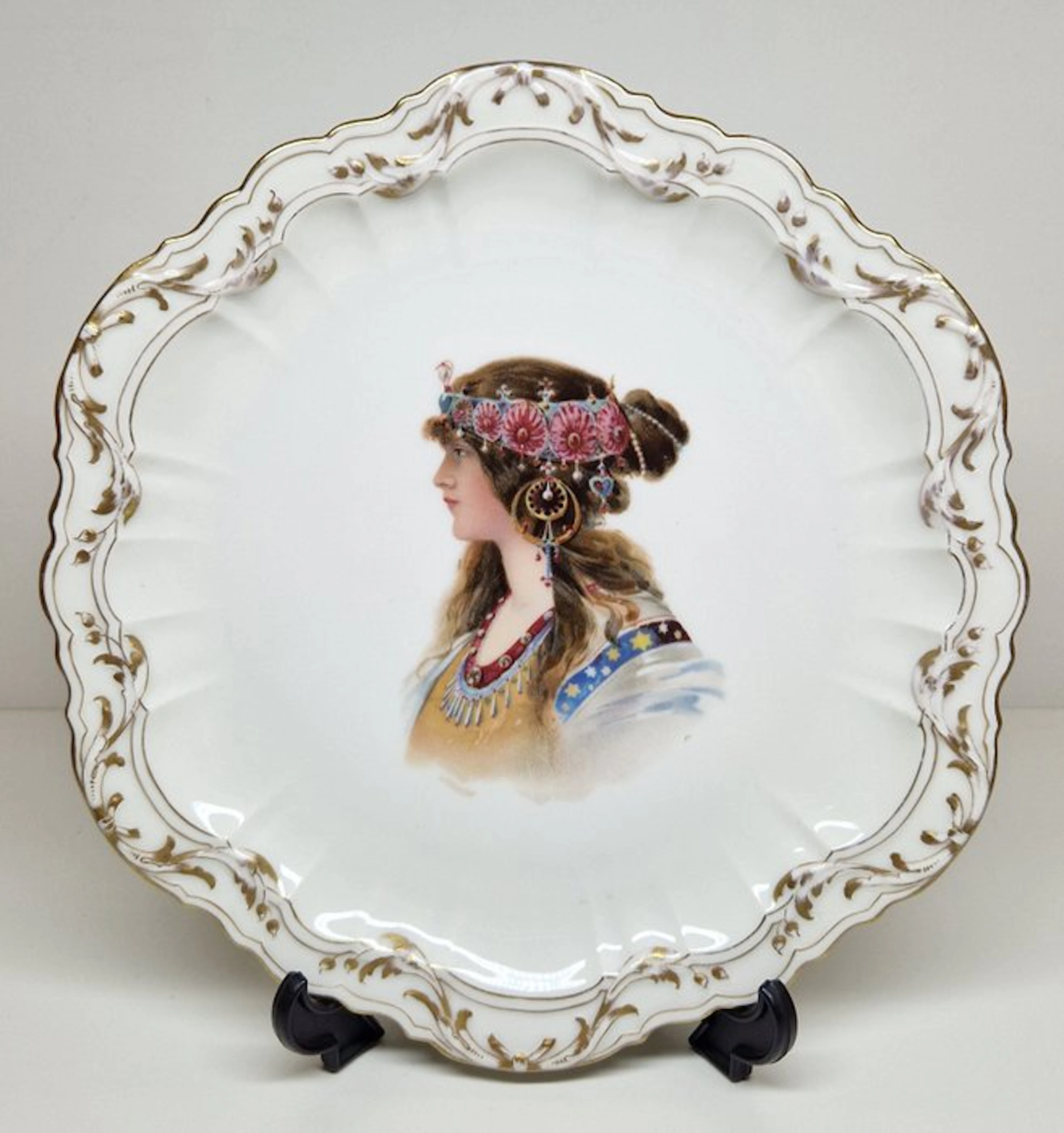 Delinieres & Cie - Plate - Porcelain - Fortune teller decor