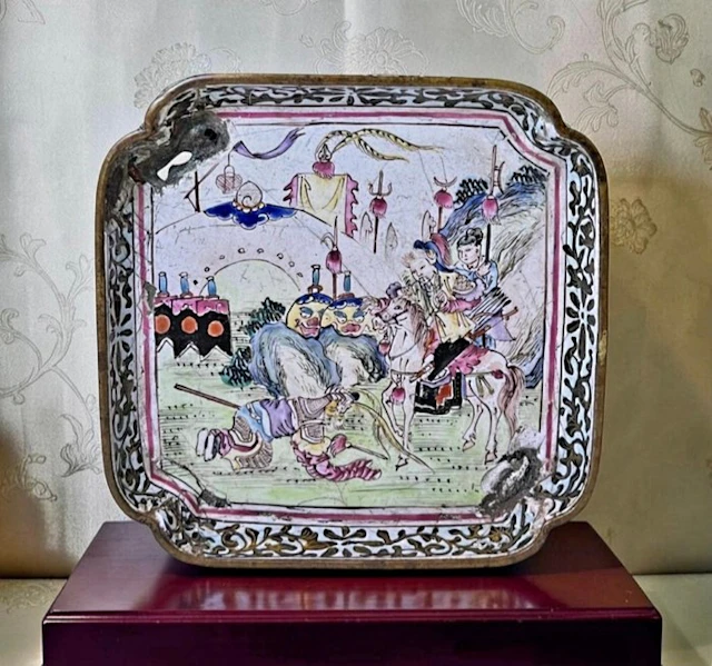 Rare small square Canton enamel plate from the Qing Dynasty