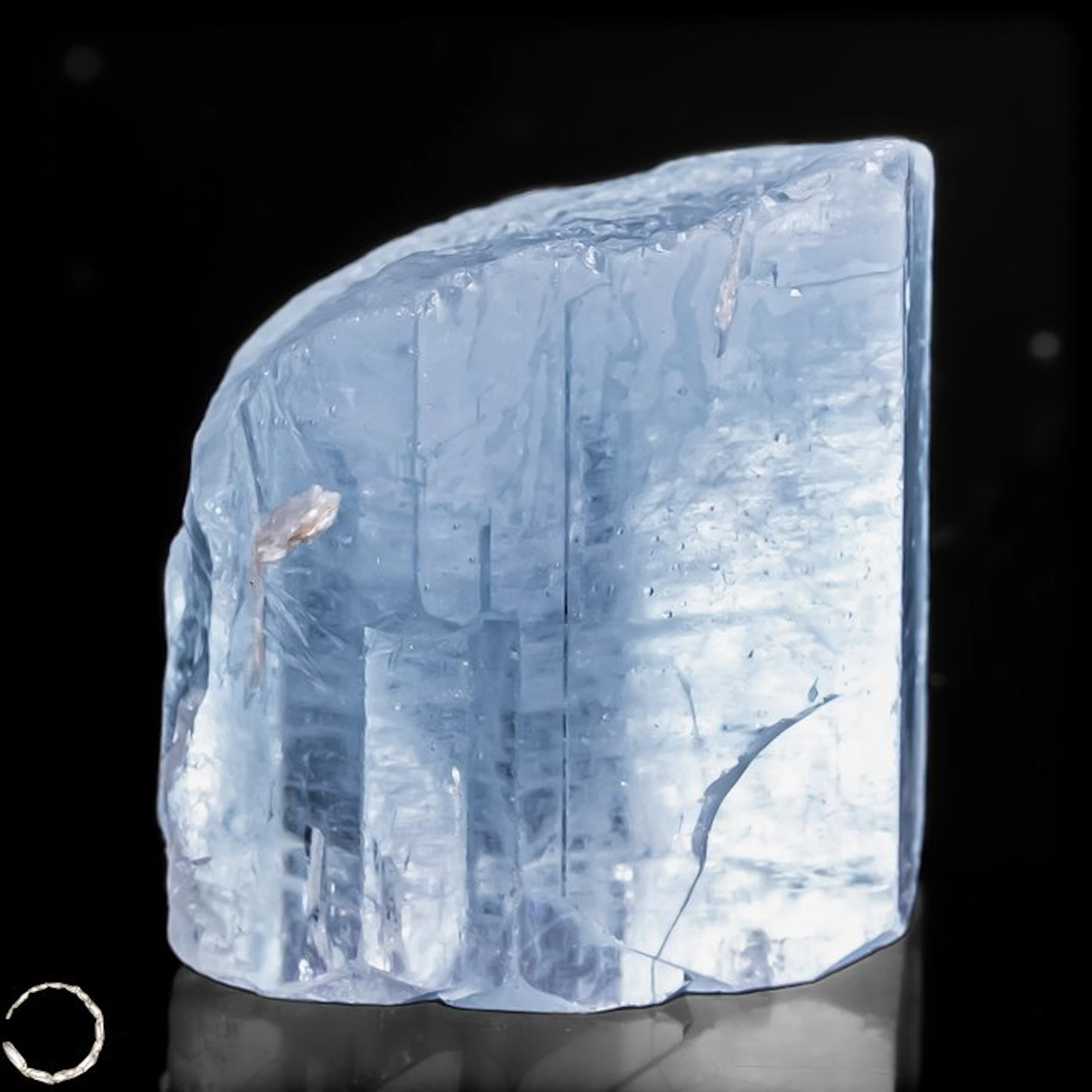 Aquamarine crystal – An ice-blue natural treasure of...