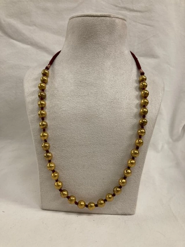 Chain made of wax beads coated with 22k gold. - India - 20th century