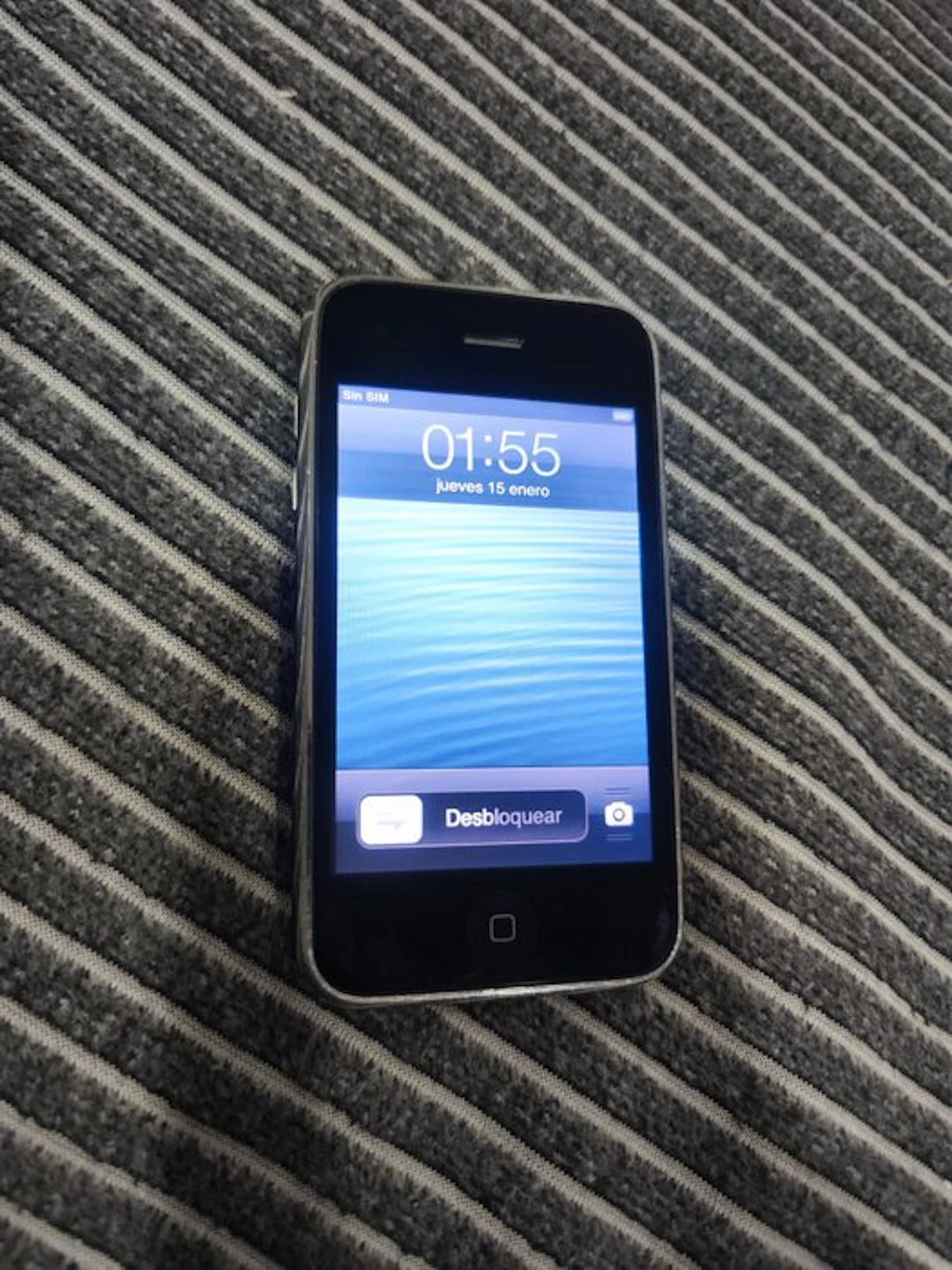 Apple iPhone 3GS - Mobile phone (1)