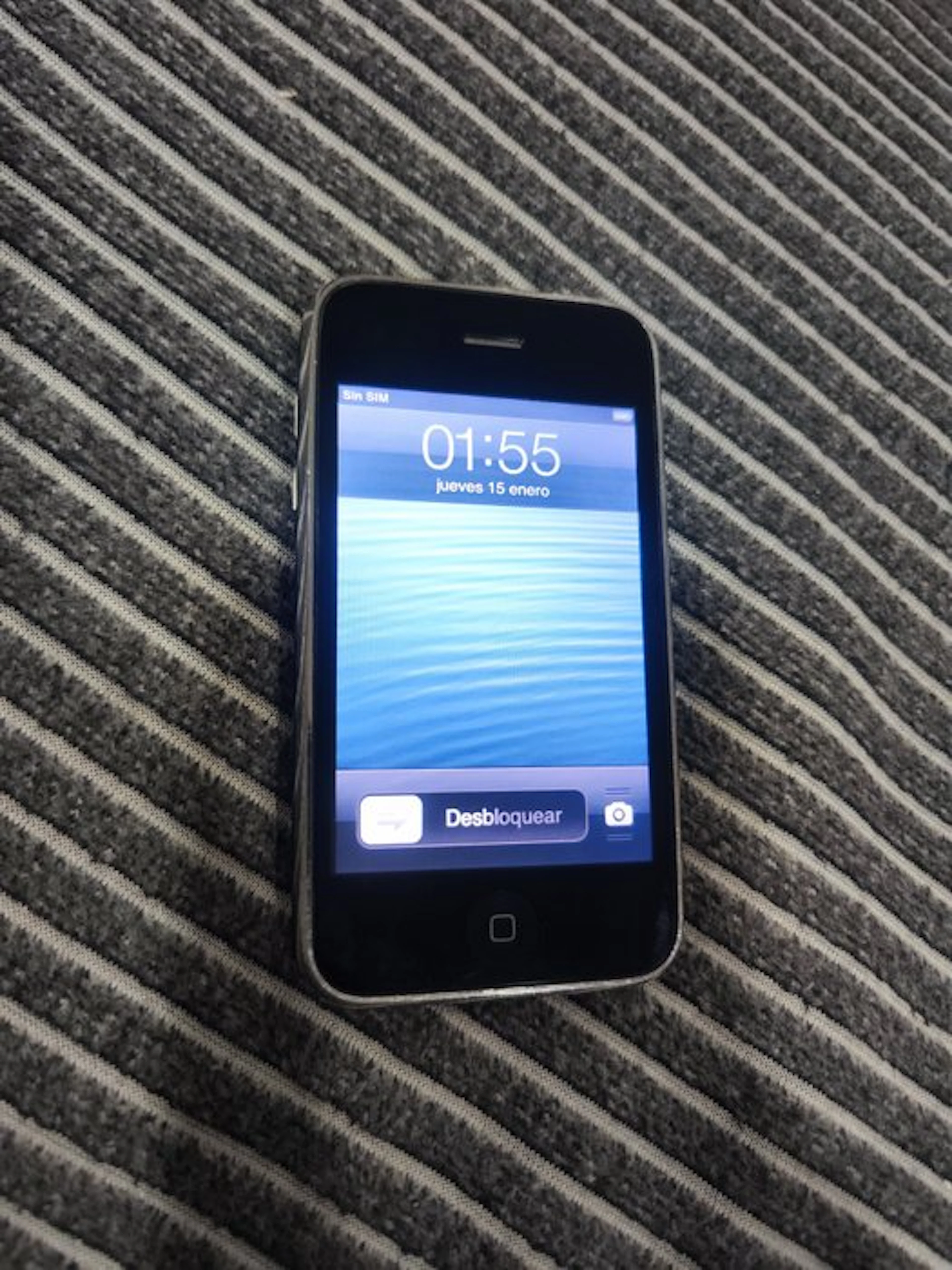 Apple iPhone 3GS - Mobile phone (1)