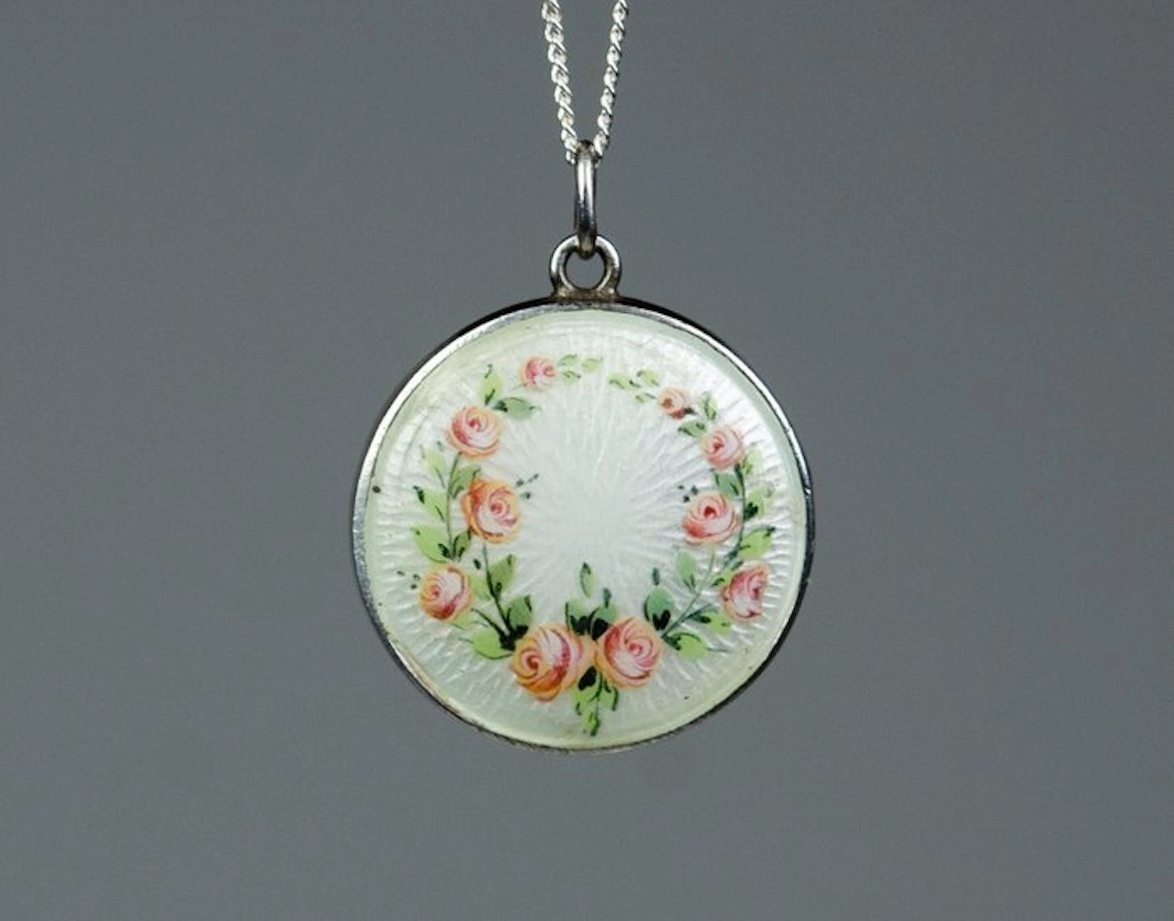 - 935 Silver - Enamel - Necklace with pendant