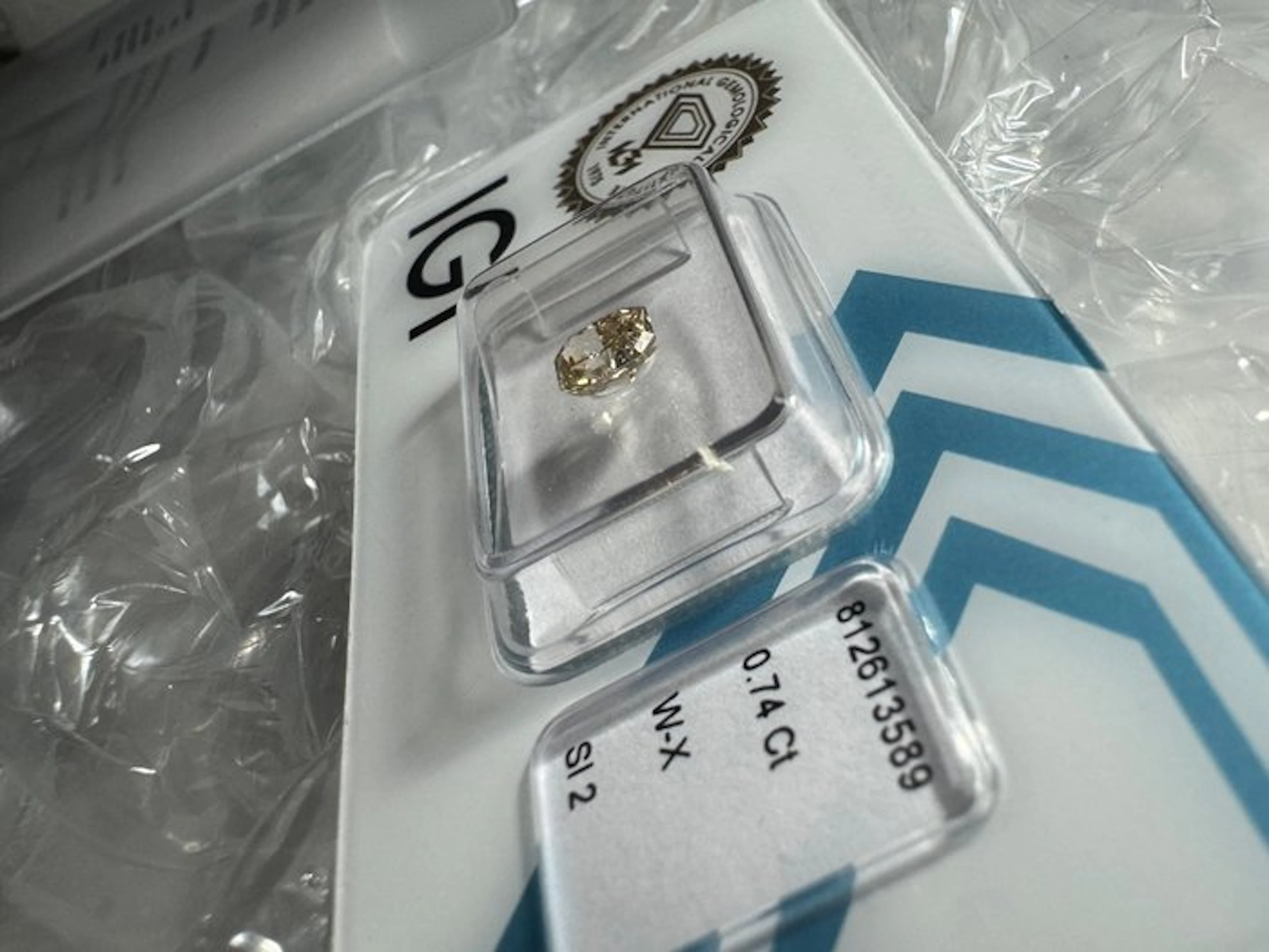 1 pcs Diamond (Natural) - 0.74 ct - Radiant - SI2...