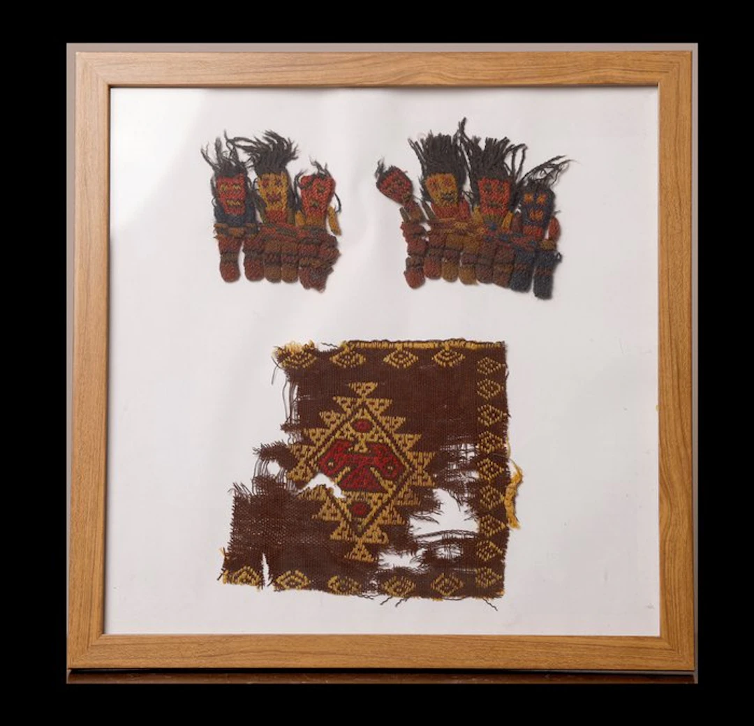 Pre-Columbian textile along with Spanish export license - 25.5 cm