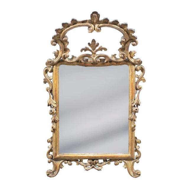 Carved and gilded wooden mirror. Italy, 18th century. - Mirror - Gilt wood