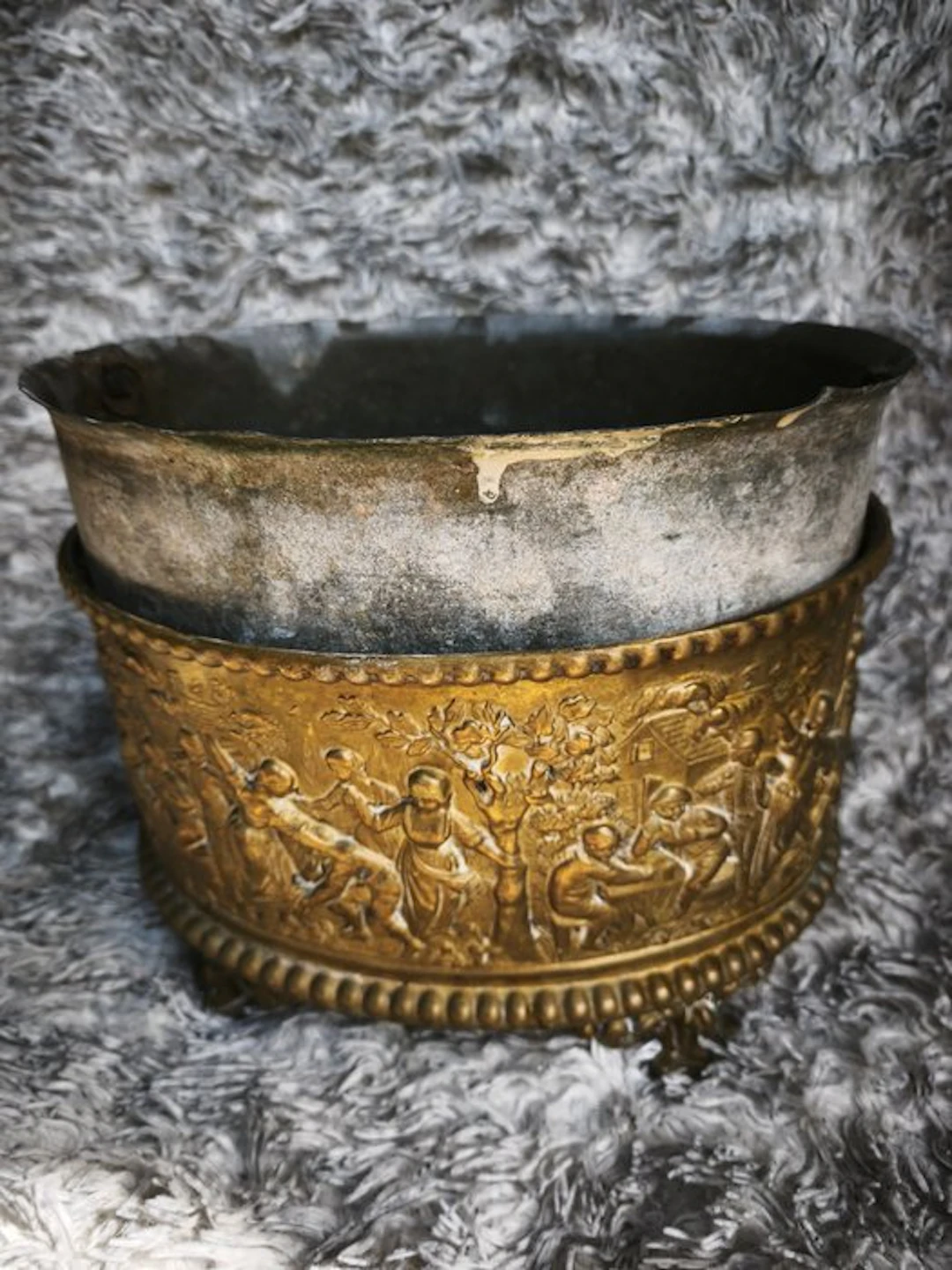 Jardinière - Repoussé bronze - Oval Rocaille Planter