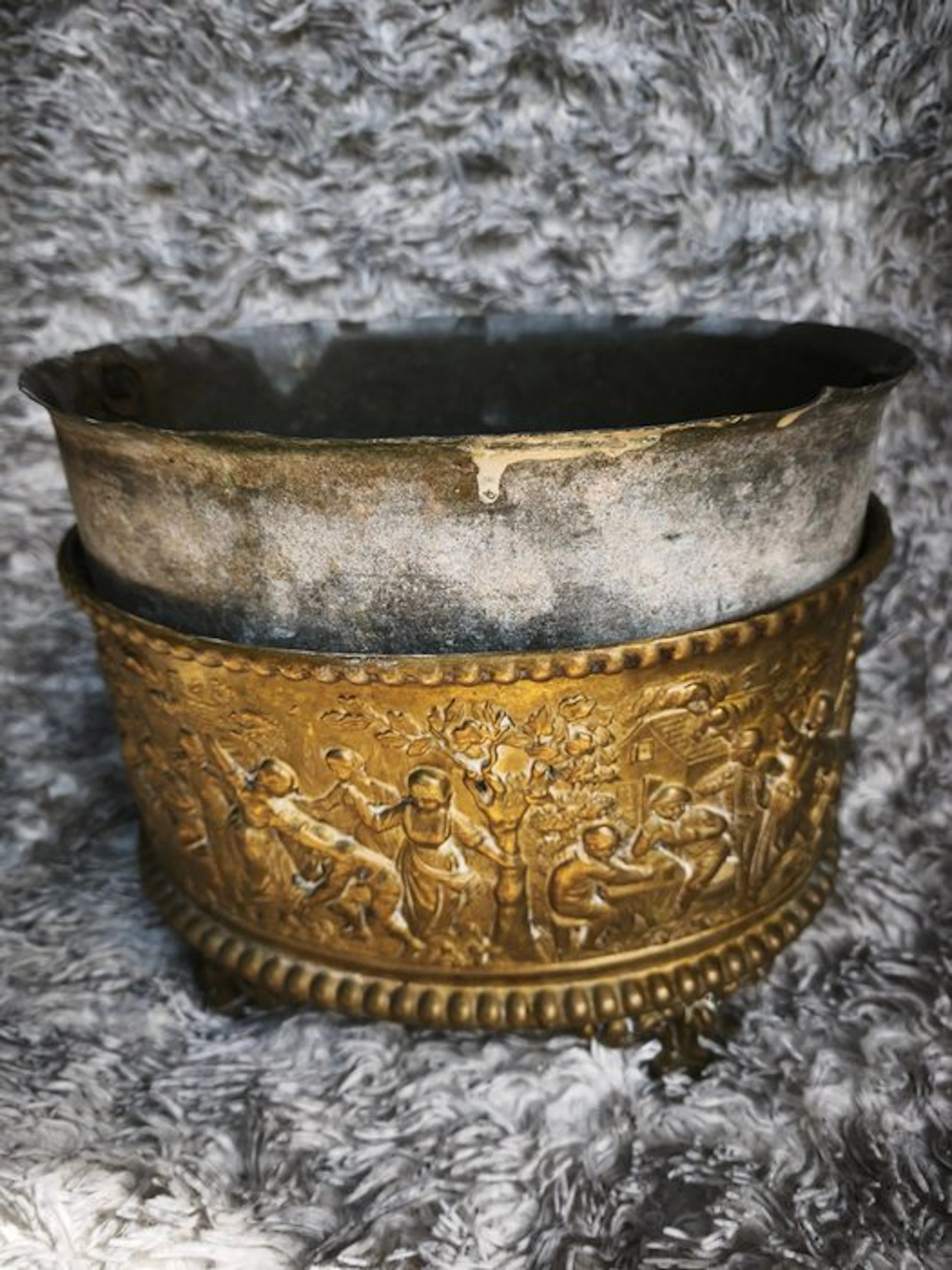 Jardinière - Repoussé bronze - Oval Rocaille Planter