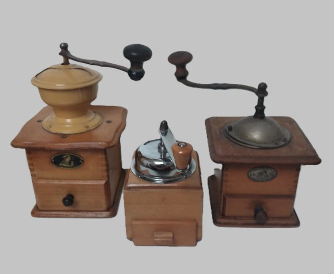 Coffee grinder (3) - Vintage hand coffee grinders - Wood