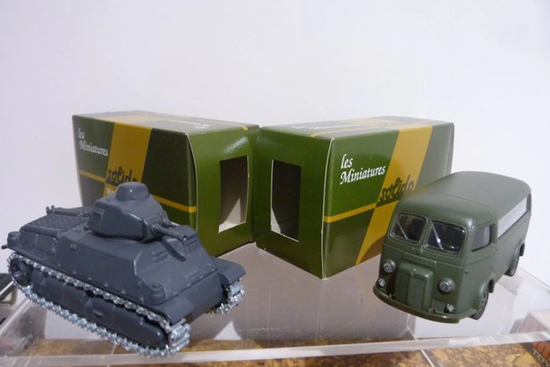 Solido, Hachette 1:43 - Model military vehicle (2) - Somua S35; Peugeot D4A