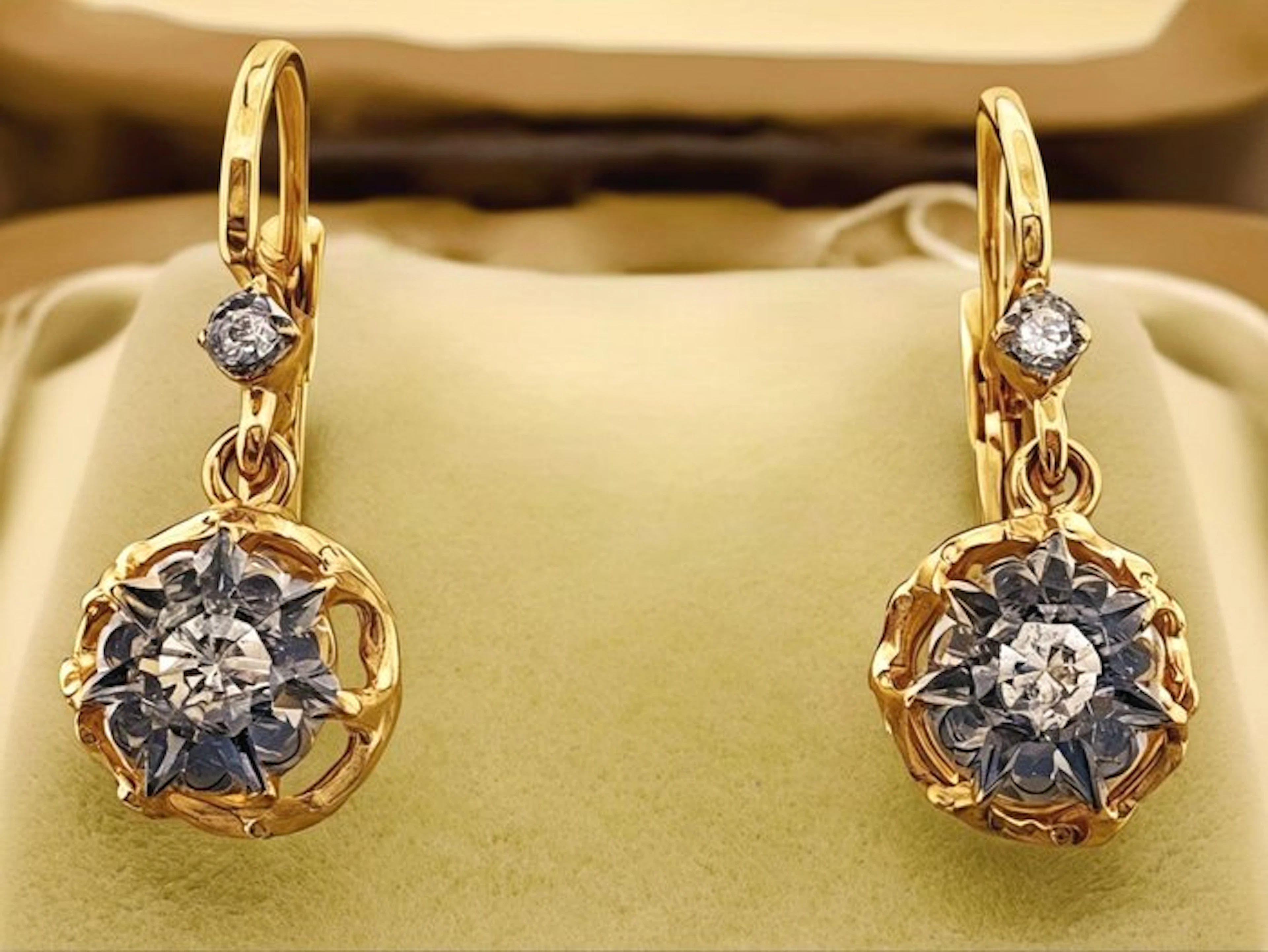No reserve price - Earrings - 9 kt. Yellow gold, Silver Diamond (Natural)