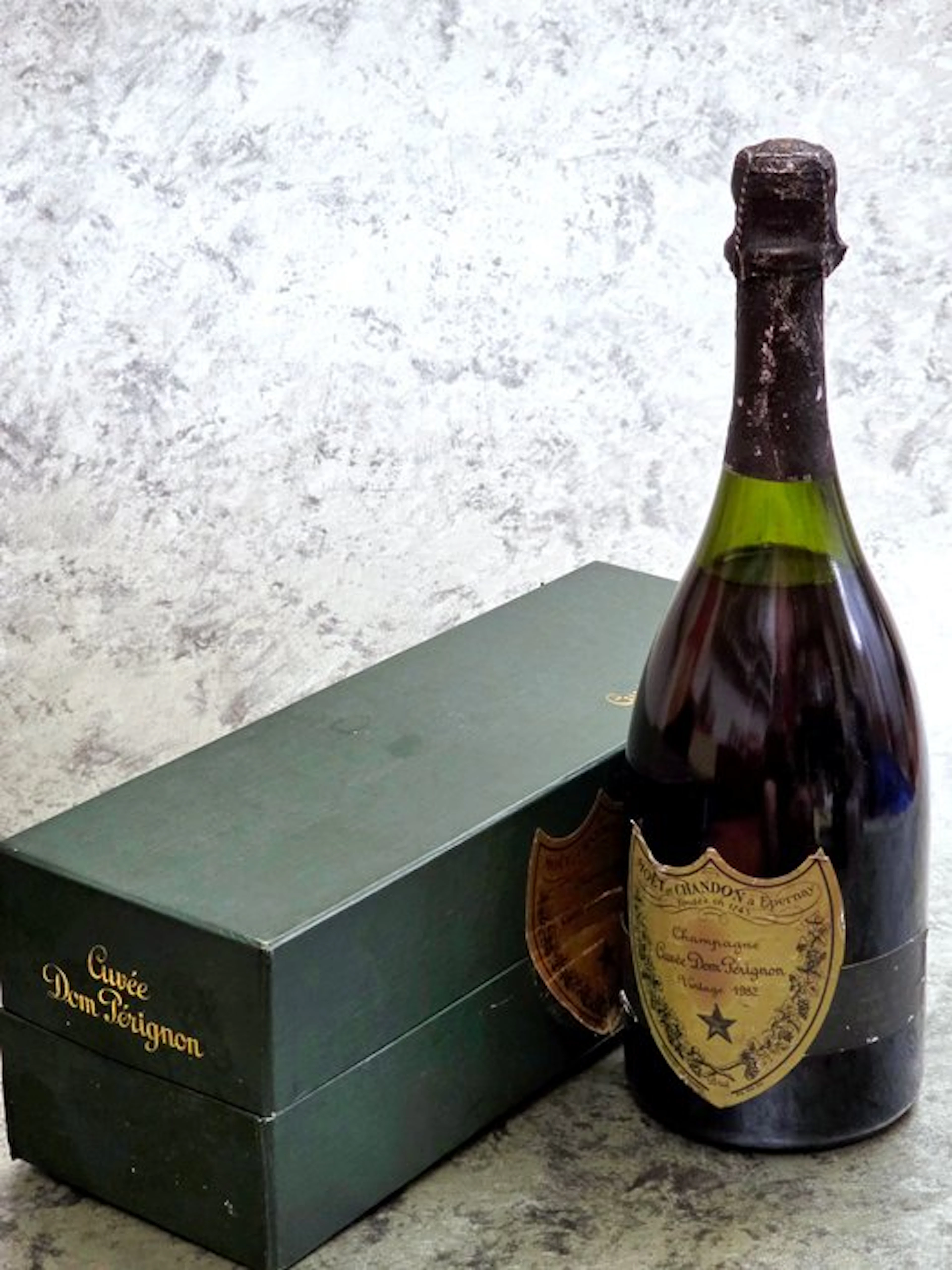 1982 Moët & Chandon, Dom Perignon - Champagne Brut - 1 Bottle (0.75L)
