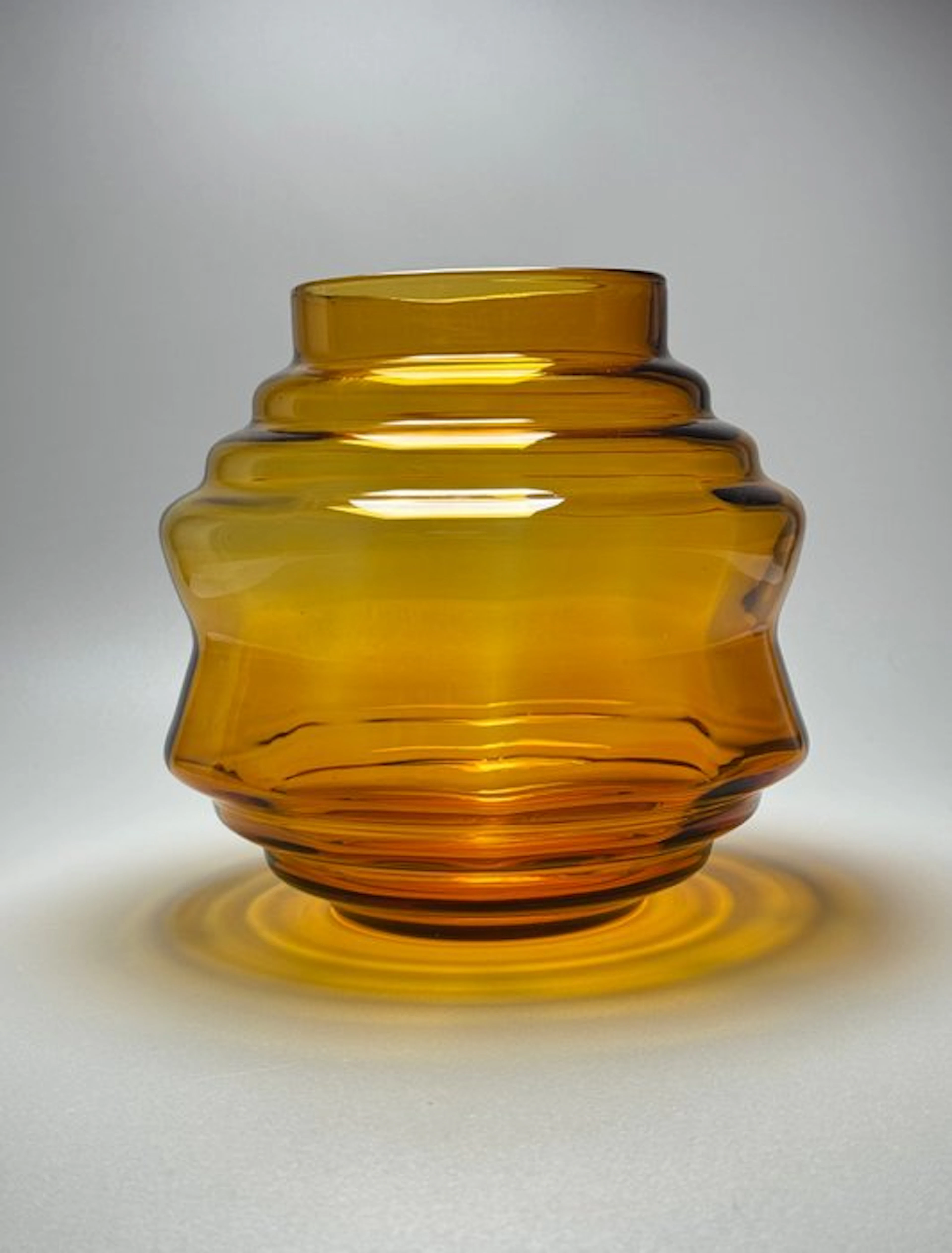 Verreries Doyen - Vase - FLORALIE - Glass, Amber glass - ART DECO - 1930s
