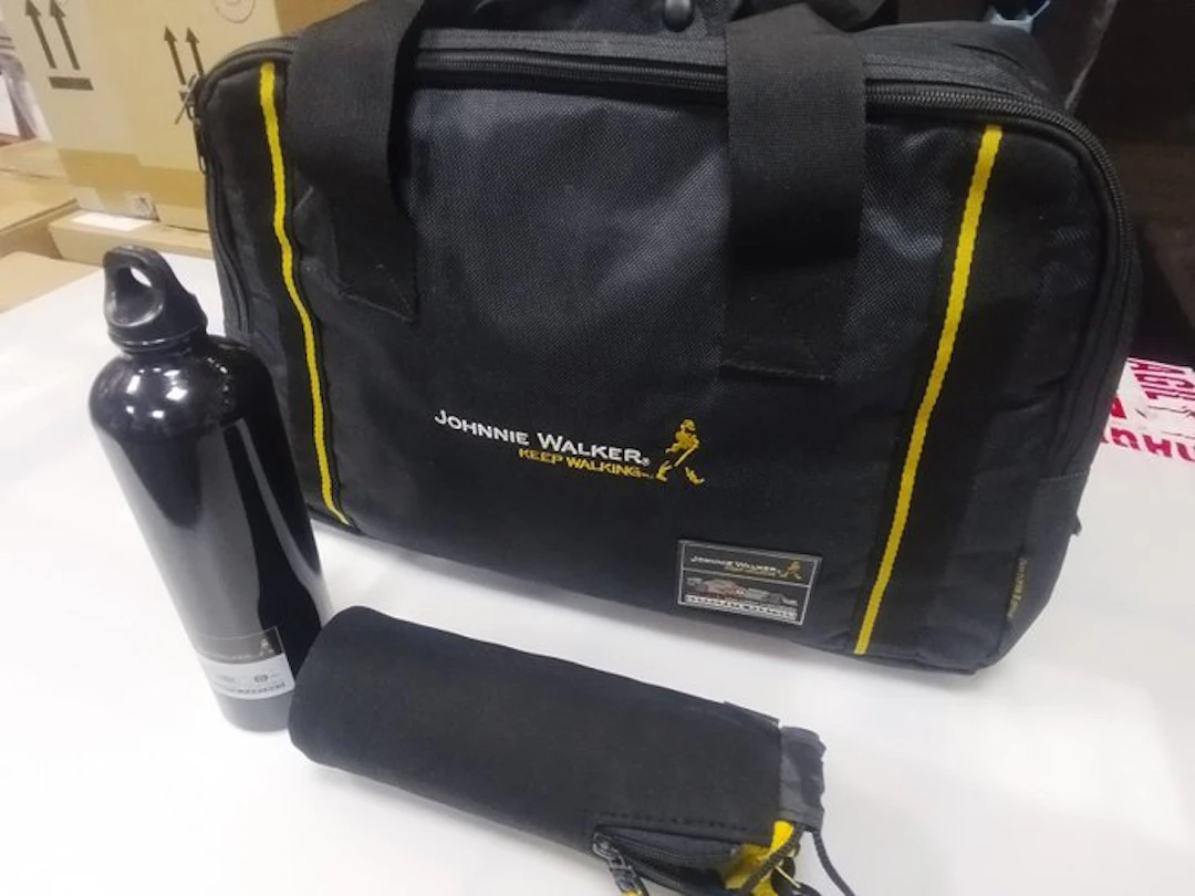Johnnie Walker Keep Walking Corporate Partner set of...