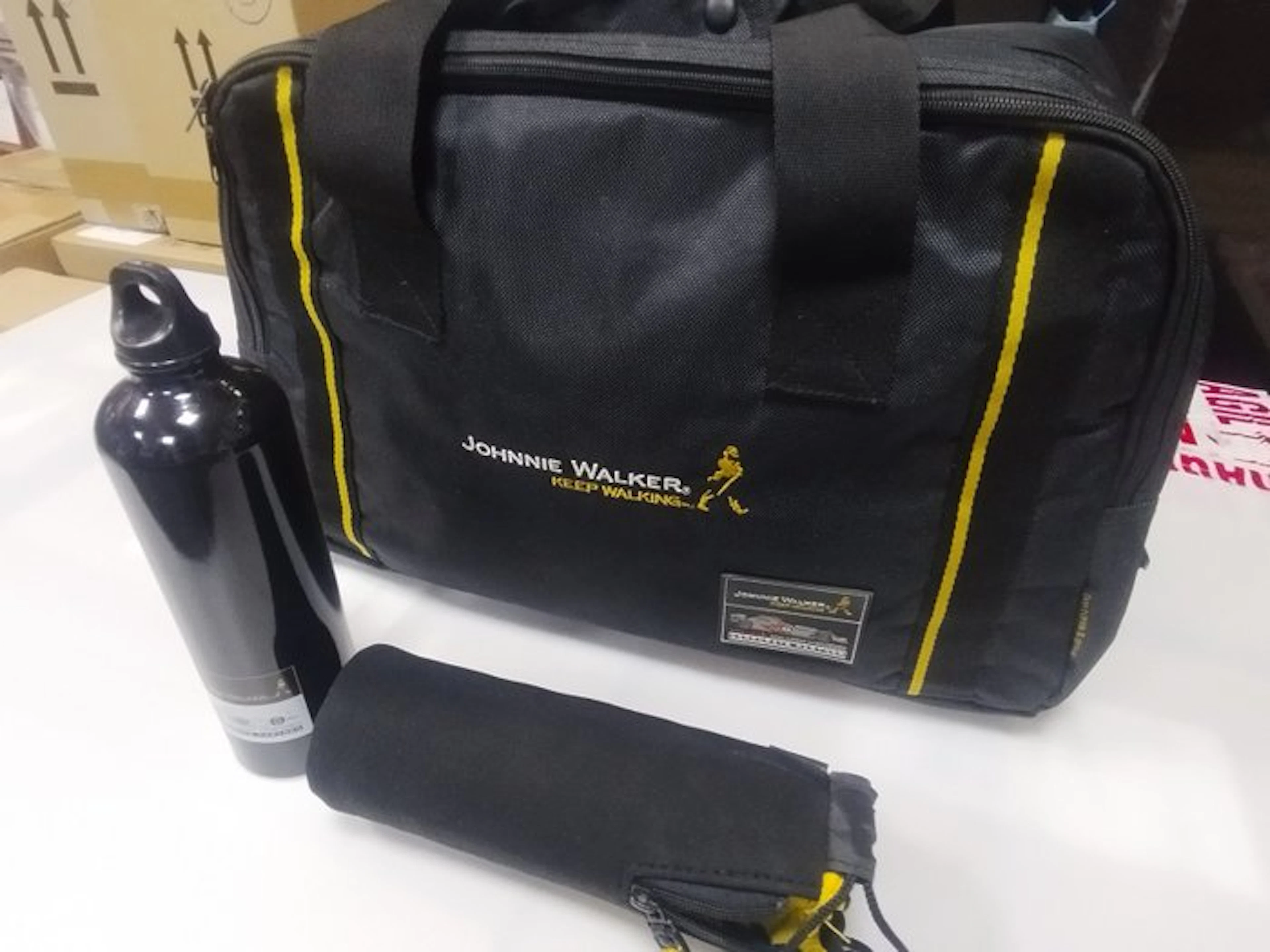 Johnnie Walker Keep Walking Corporate Partner set of...