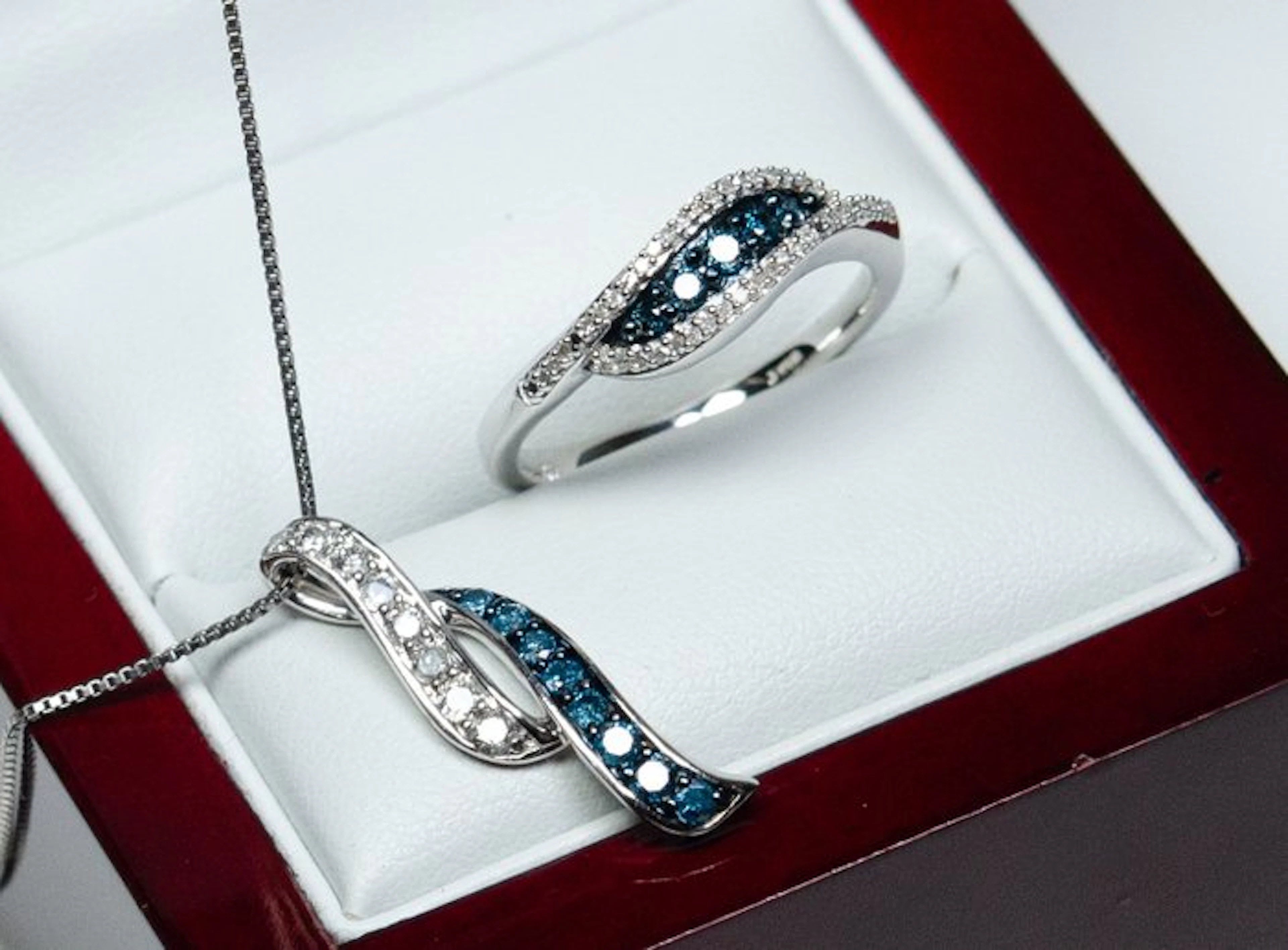 No reserve price - 2 piece jewellery set - 925 silver - 1.20 ct diamonds