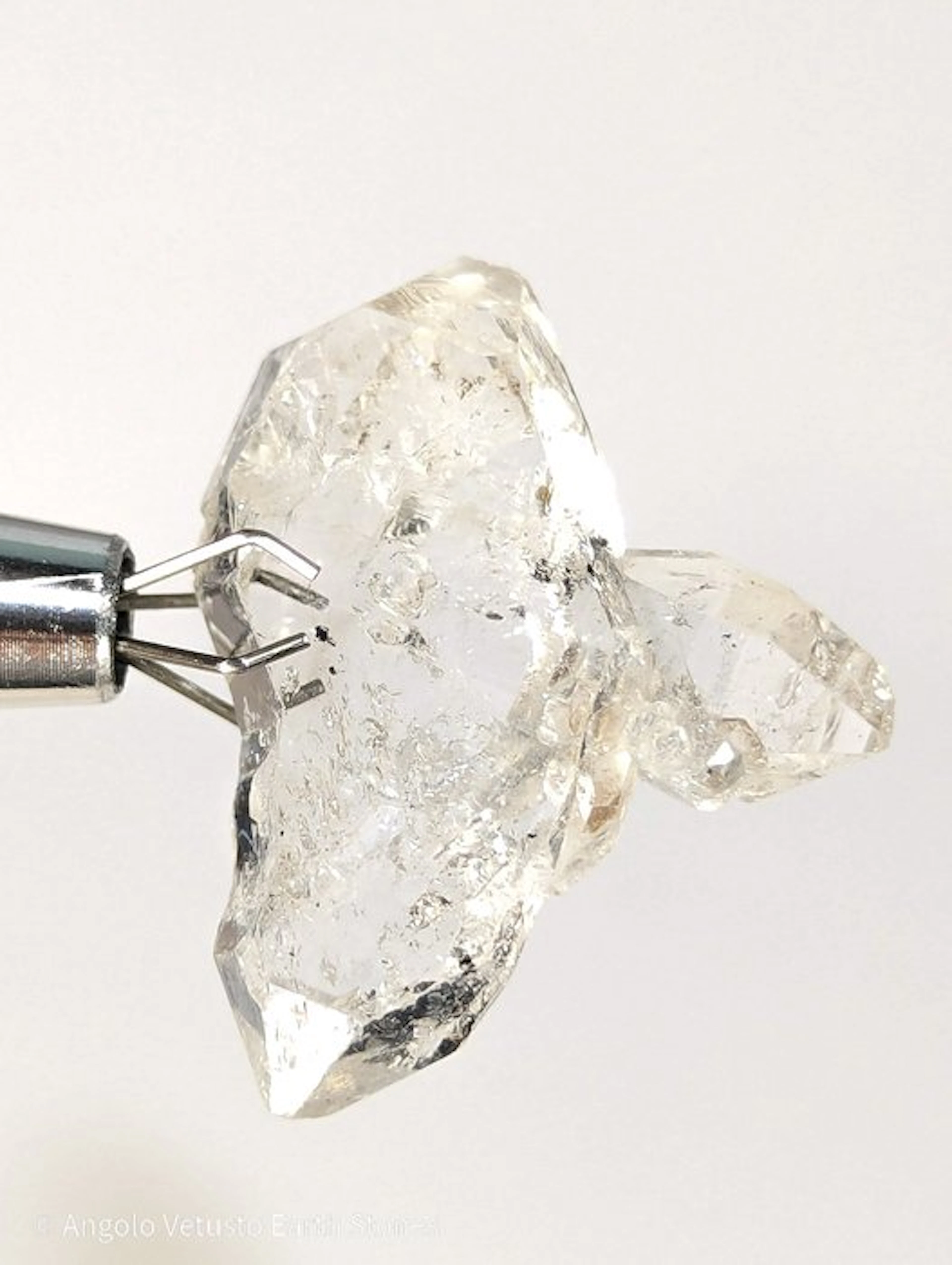 18.60 ct – Rare Natural Herkimer Diamond Quartz – Fluorescent Crystal