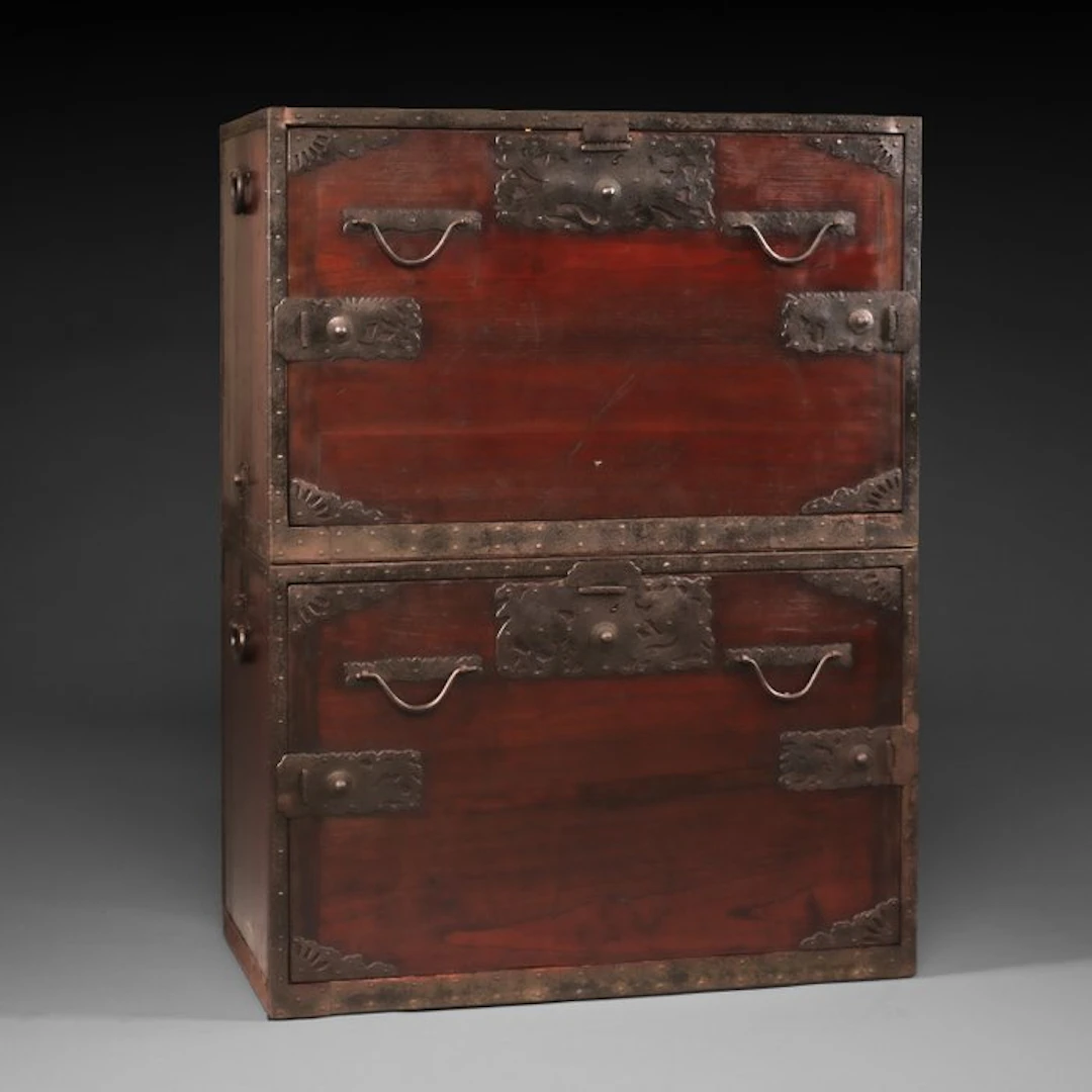Hangai 半櫃 (half-chest) funa-dansu 船箪笥 (ship's chest)...