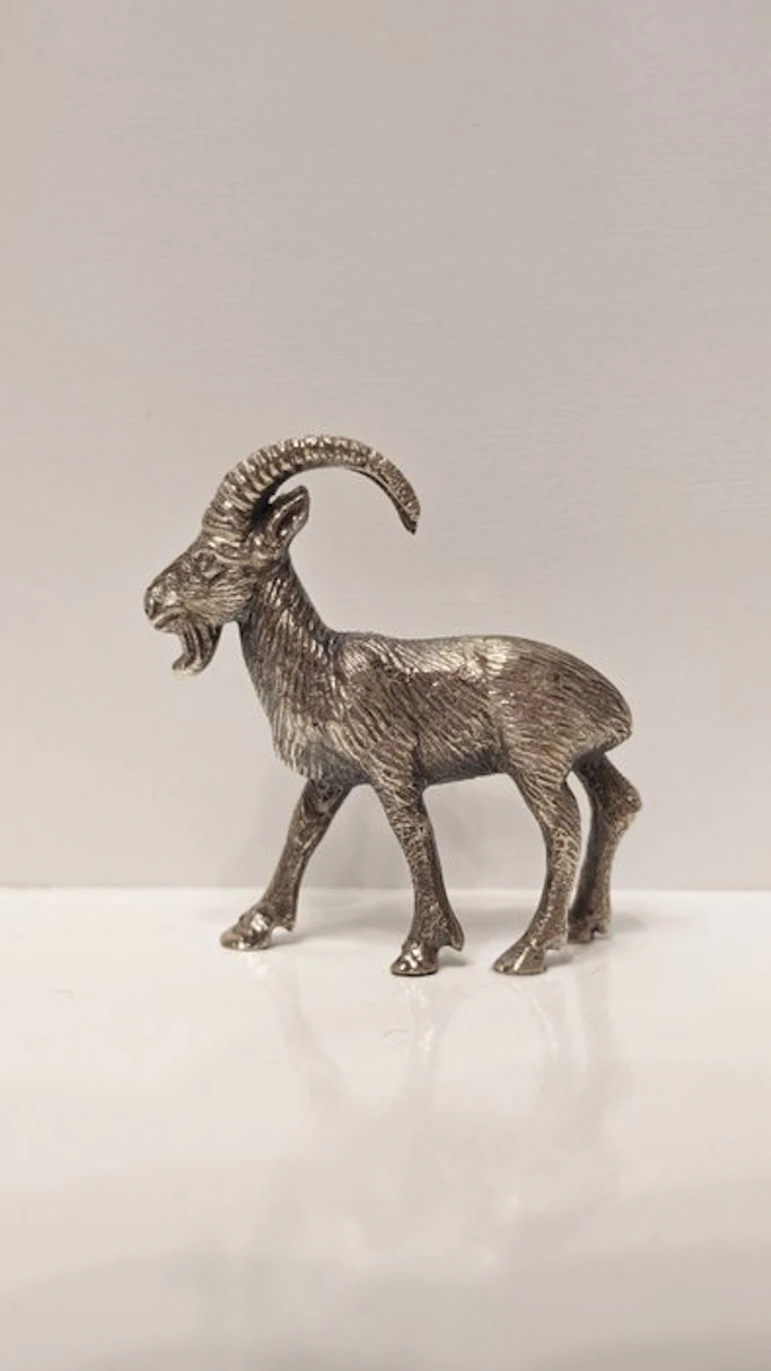 Statuette