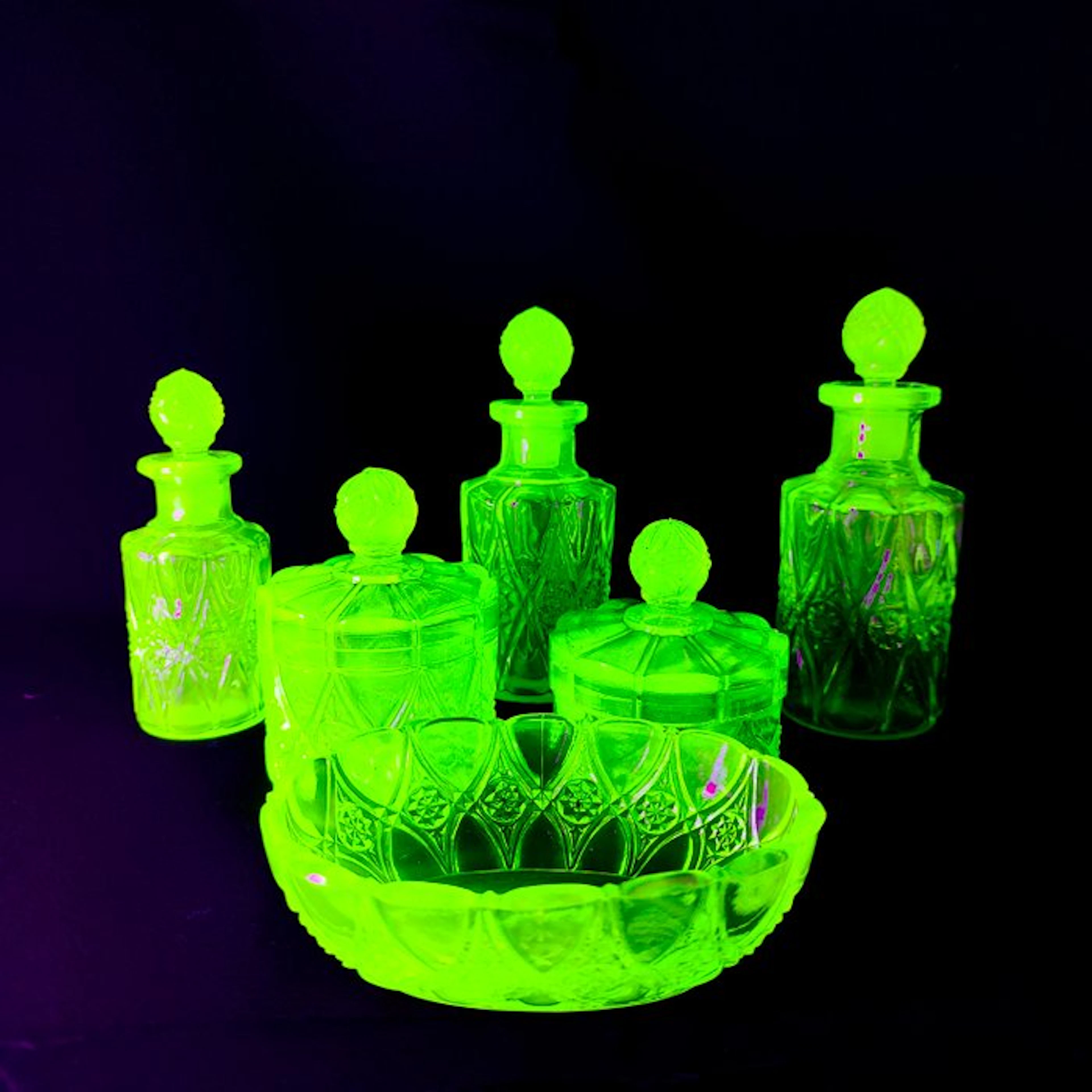 verreries Scailmont - Perfume bottle (6) - perfume set - uraanglas