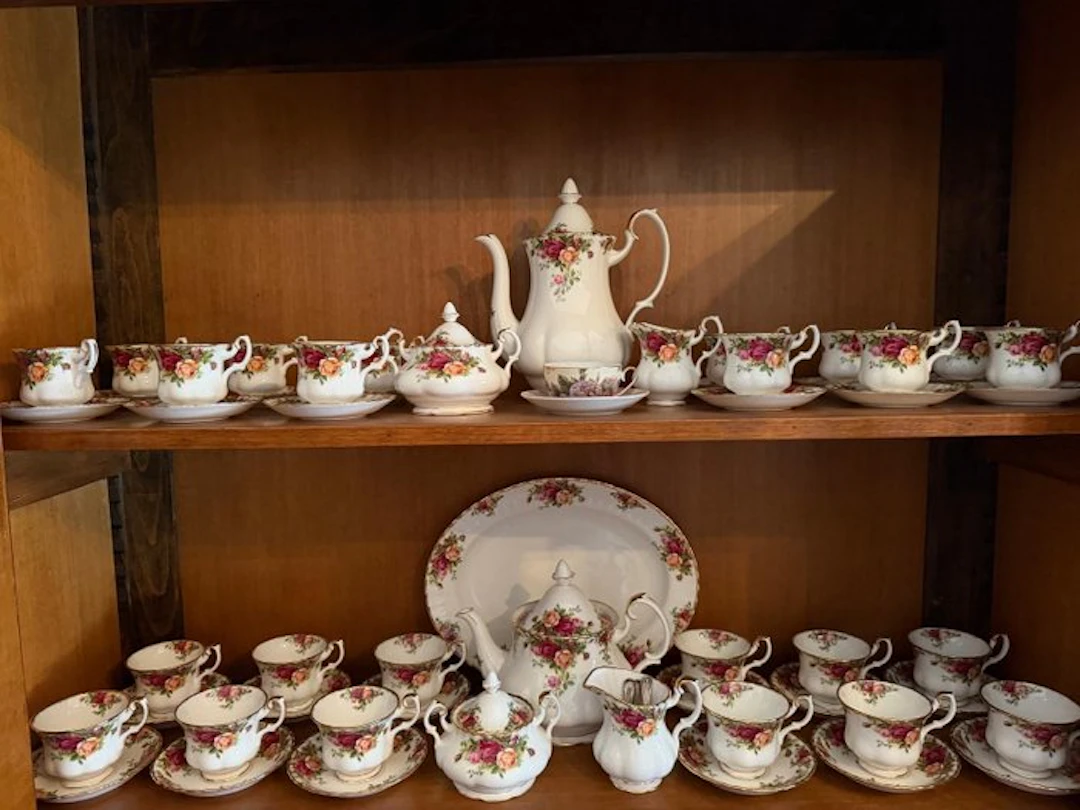 Royal Albert - Table service for 12 (12) - Porcelain, Bone