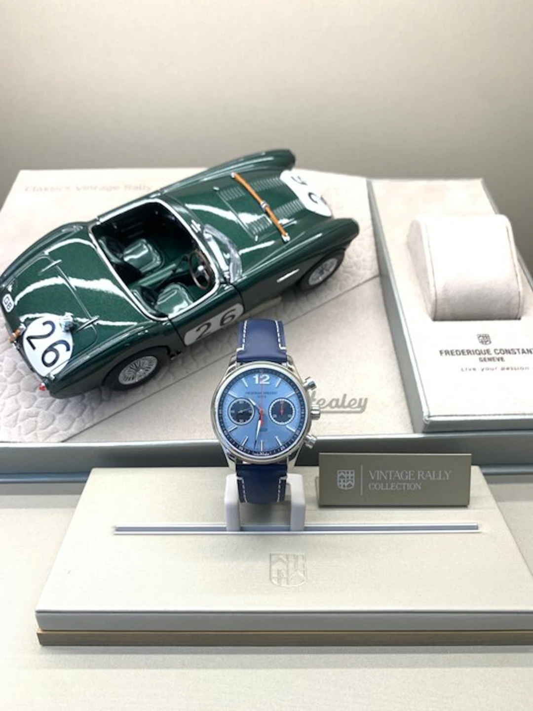 Frédérique Constant - Classics Vintage Rally Healey...