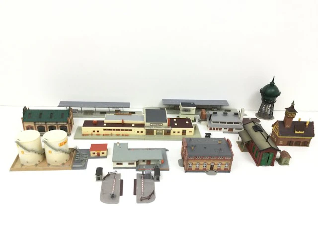 Faller, Kibri N - Model train buildings (18) - Beautiful...