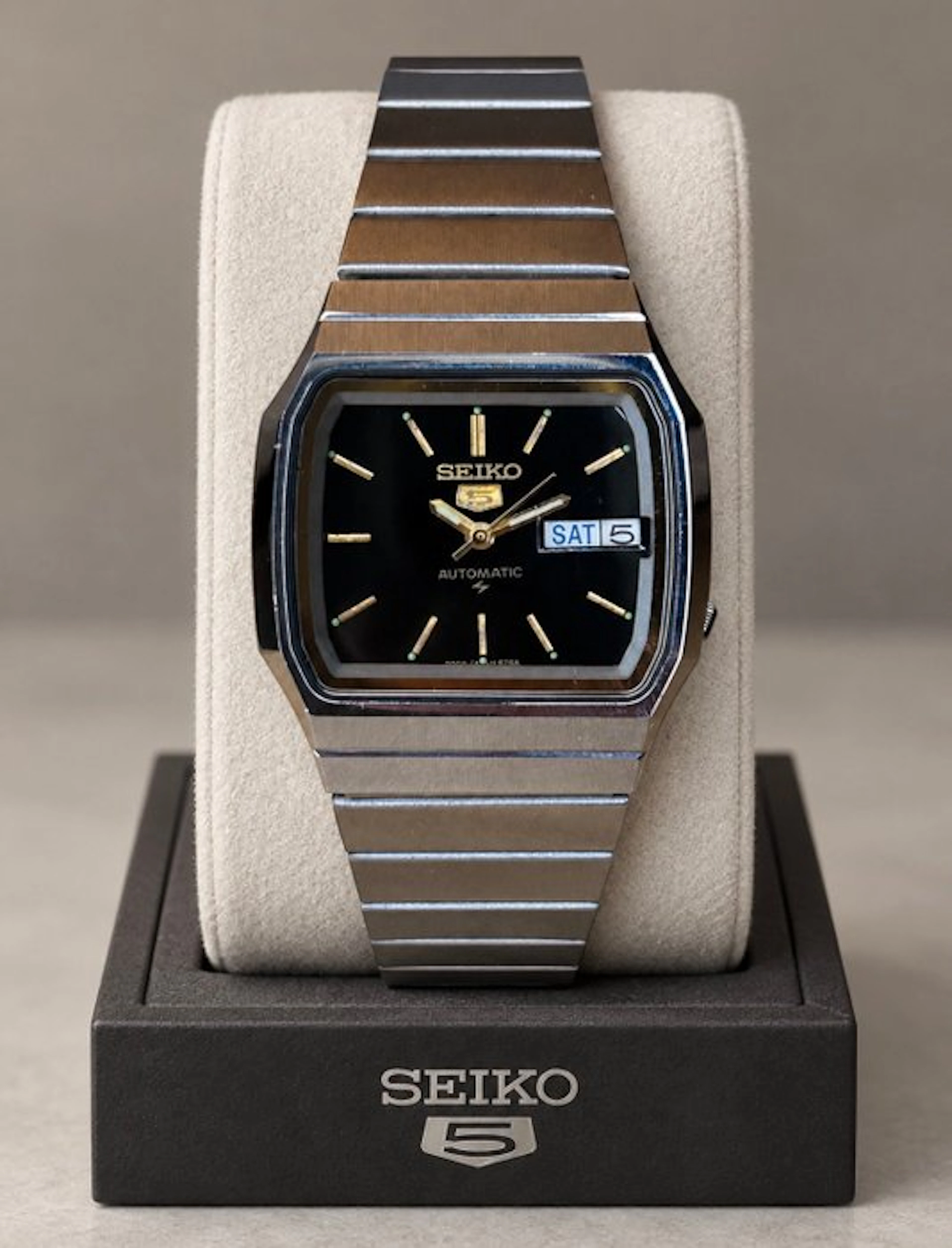 Seiko - Seiko 5 Automatic TV Case - Black & Gold Dial...