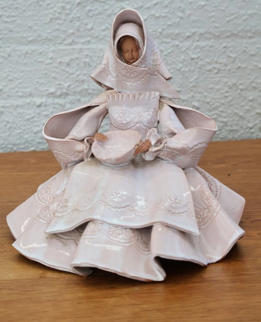 P.Serra - Statuette, Klederdracht uit Olbia- Italië - 20 cm - Terracotta - 1960