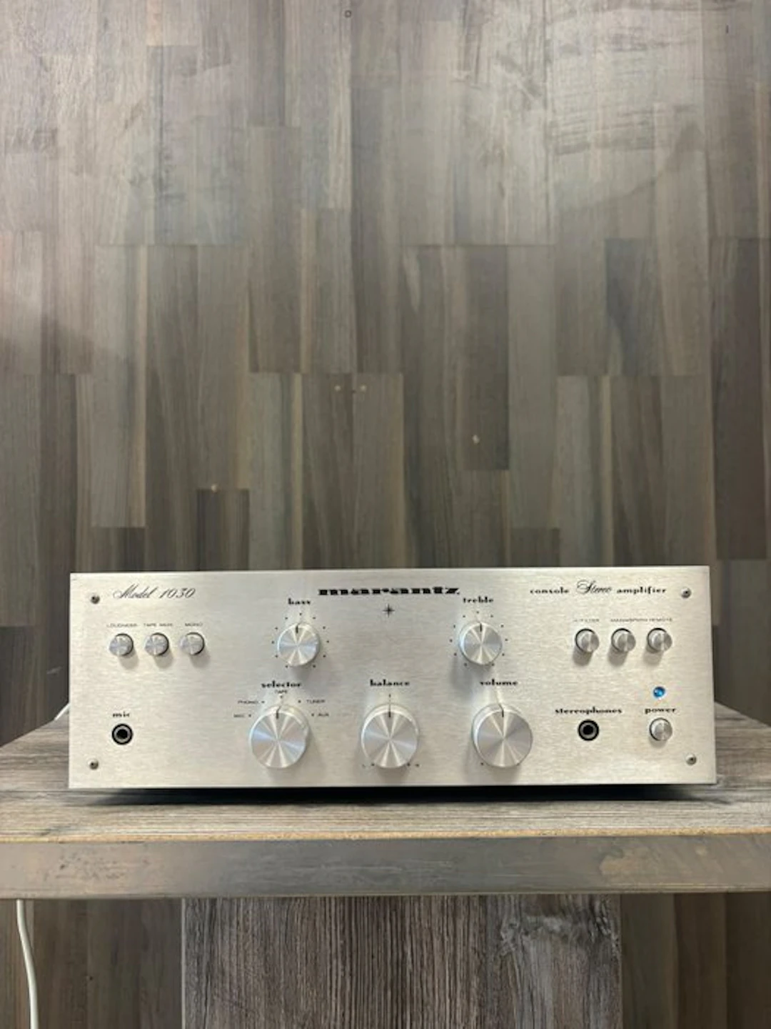 Marantz - 1030 Solid state integrated amplifier