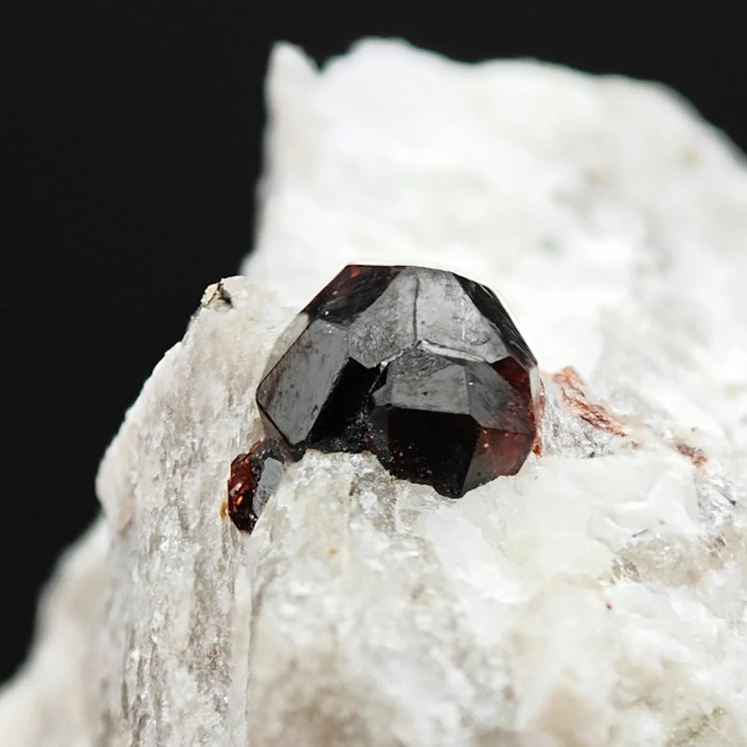 Red twin-almandine garnets